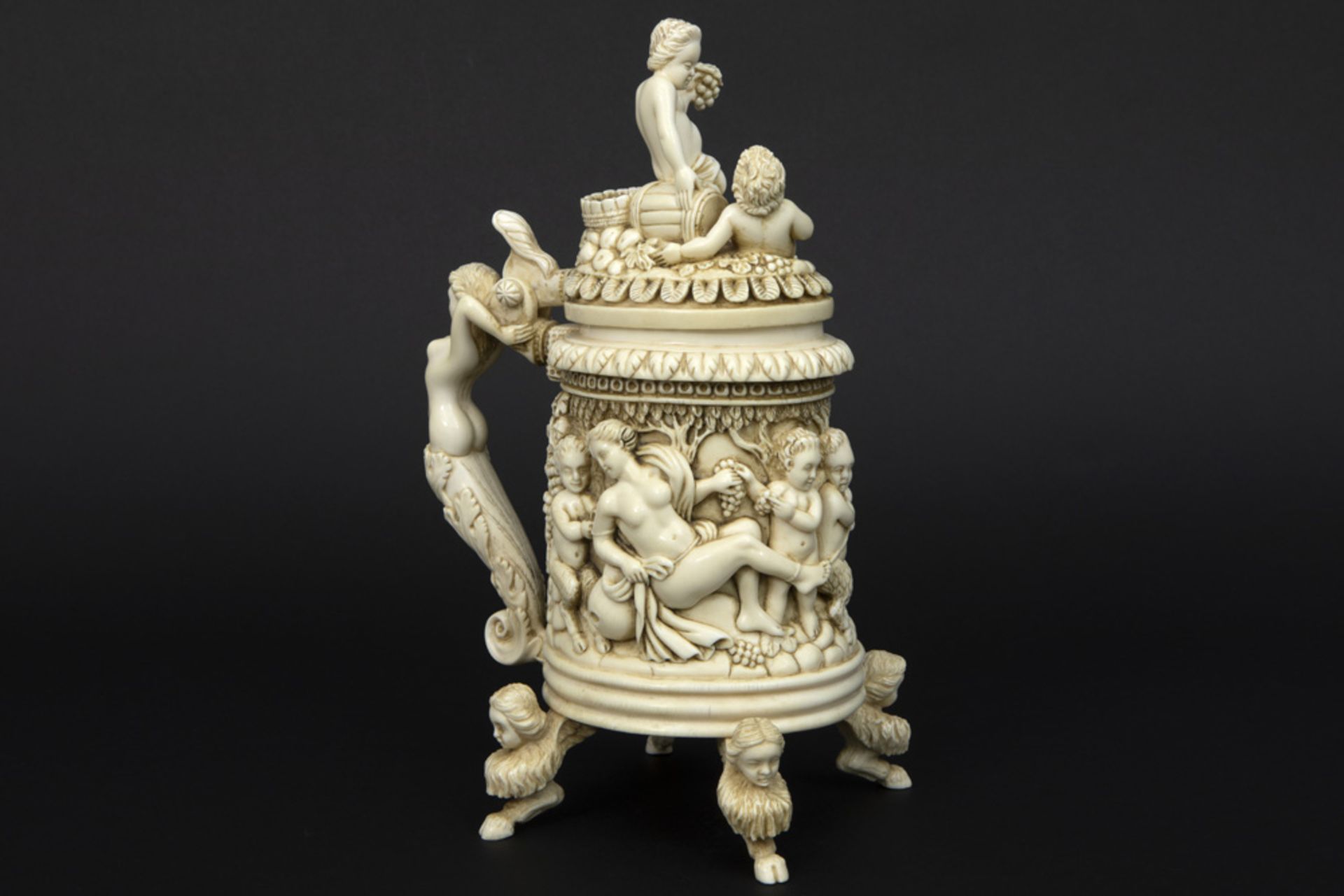 superb 19th Cent. European ivory mug with finely sculpted cupids, two godesses and a ram || - Bild 3 aus 5