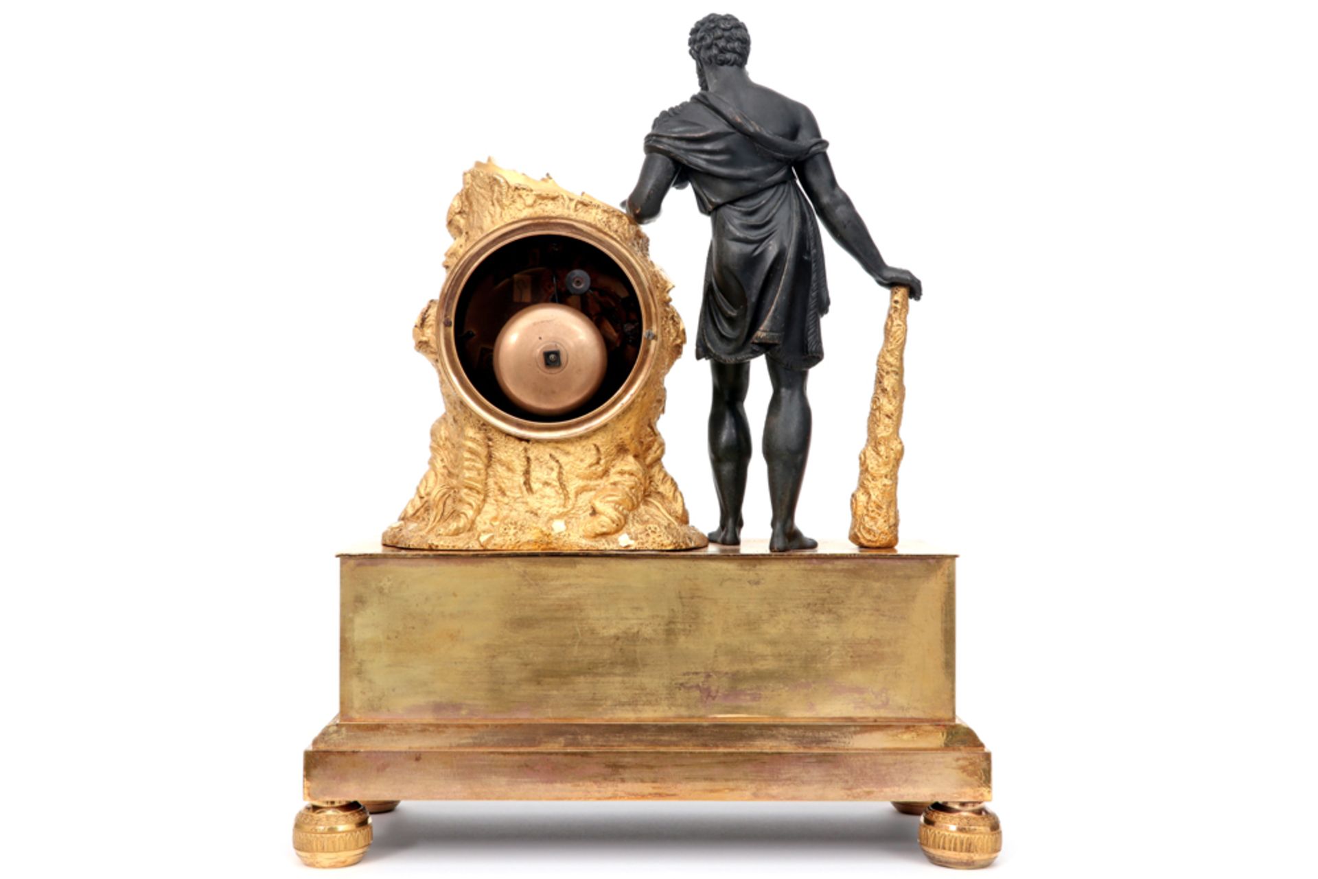 early 19th Cent. French Empire style clock in partially gilded bronze with a sculpture of - Bild 3 aus 3