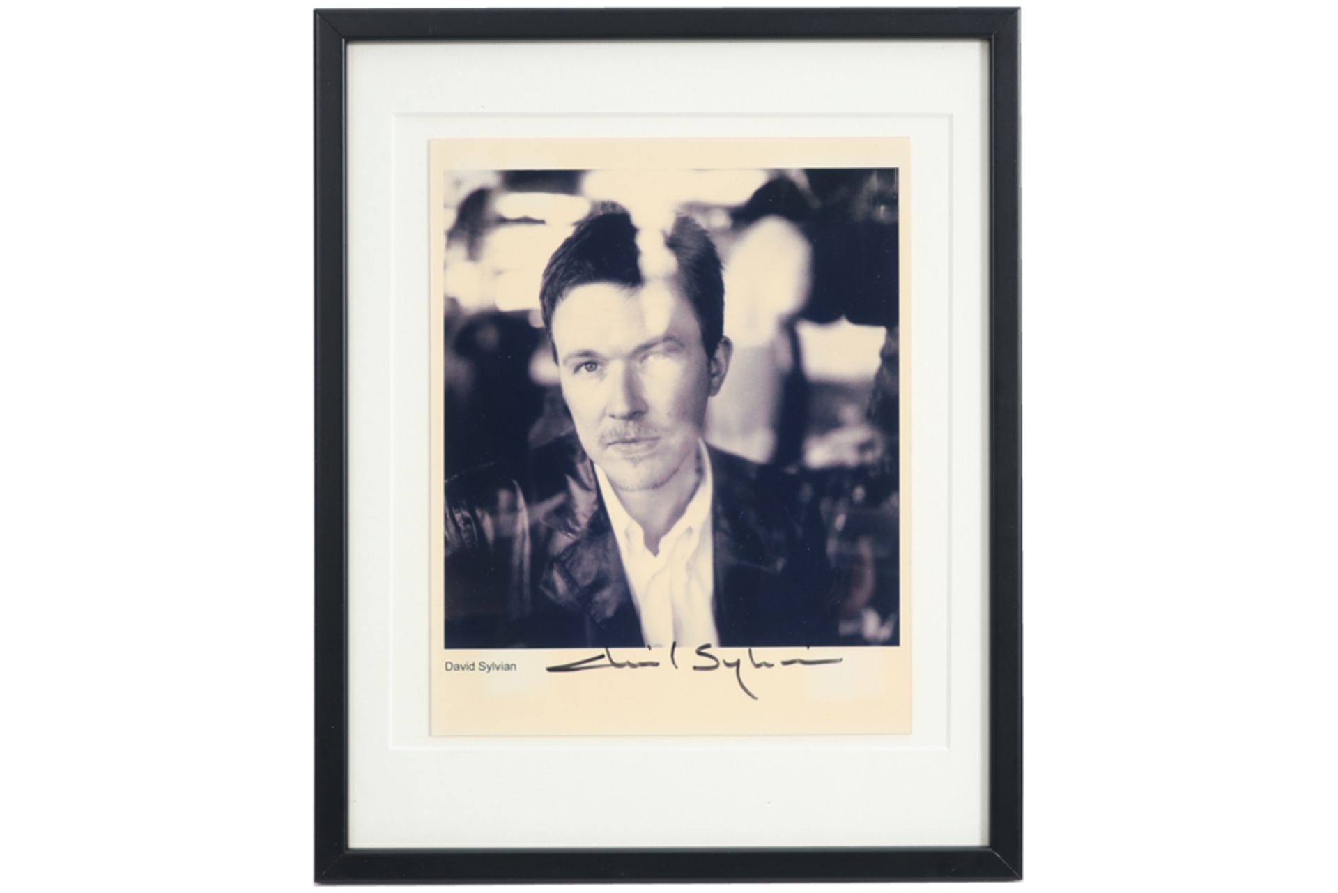 two David Sylvain promotion photos- signed and dated (20)06 and each with a certificate || SYLVAIN - Bild 2 aus 6