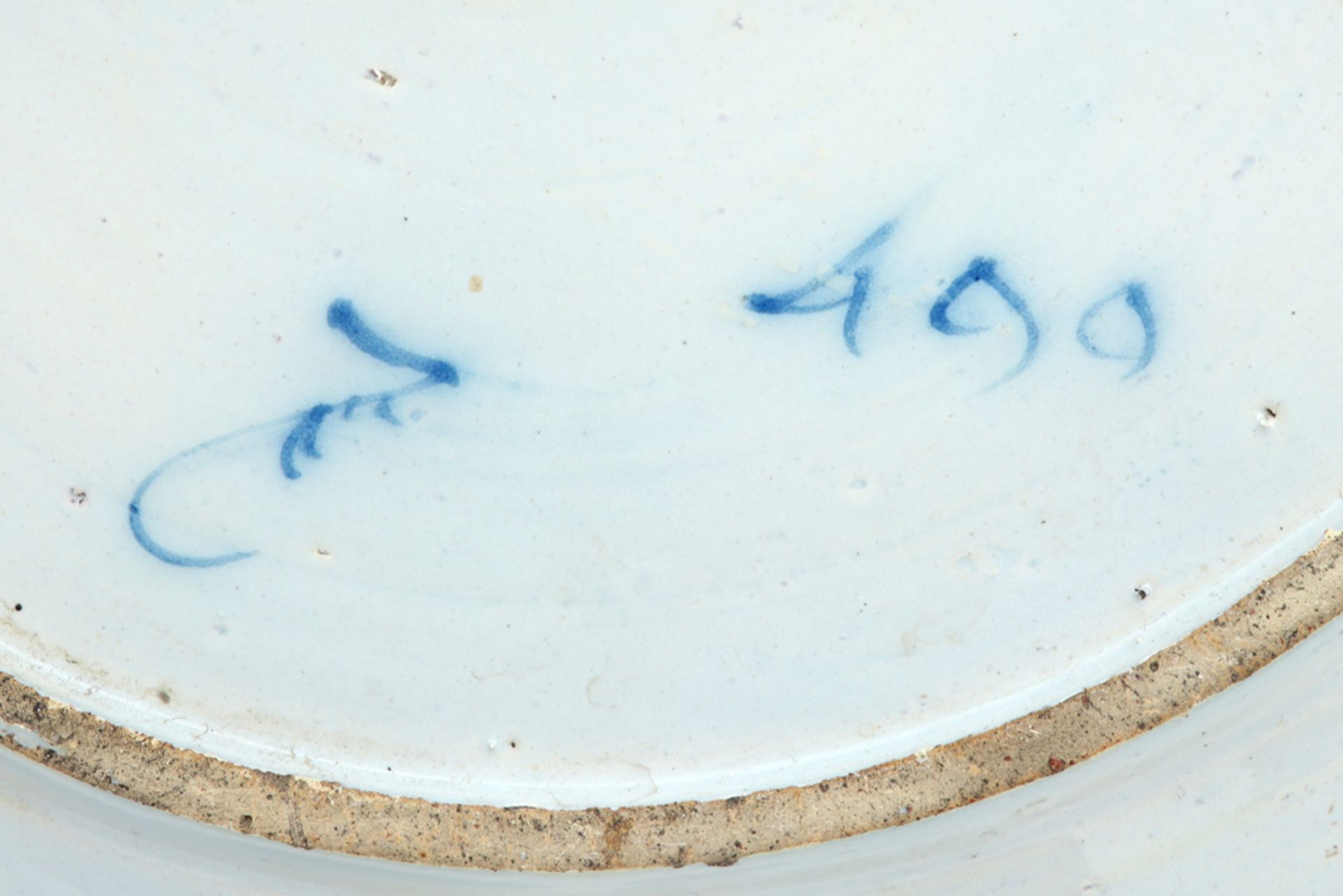 pair of quite big 18th Cent. dishes in marked ceramic from Delft with a blue-white decor || Paar - Image 3 of 3