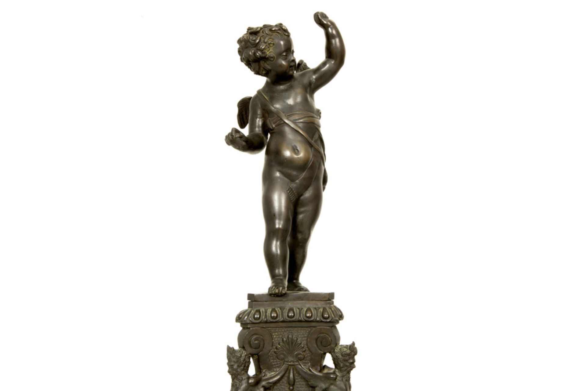 exceptional pair of 19th Cent. large (106 cm high ! ) bronze andirons each with a cupid on a - Bild 5 aus 6