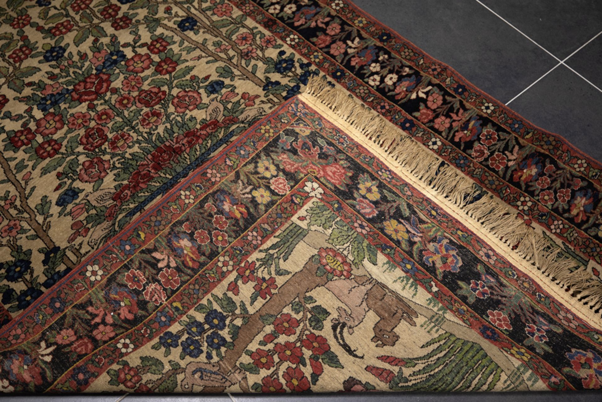 antique Persian Laver rug || Antiek collector's item : een Perzische Laver met een zgn - Image 2 of 2