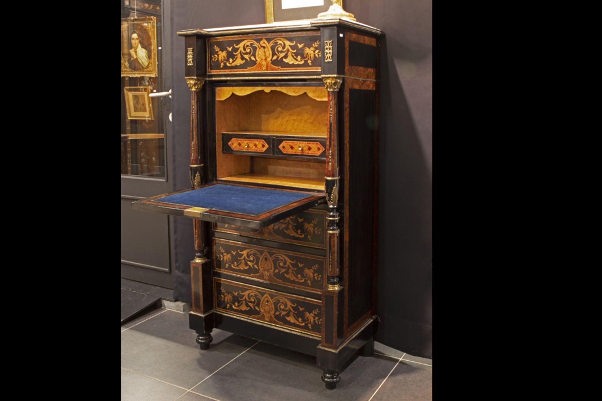 19th Cent. French neoclassical Napoleon III bureau in marquetry with mountings in gilded bronze || - Bild 2 aus 4