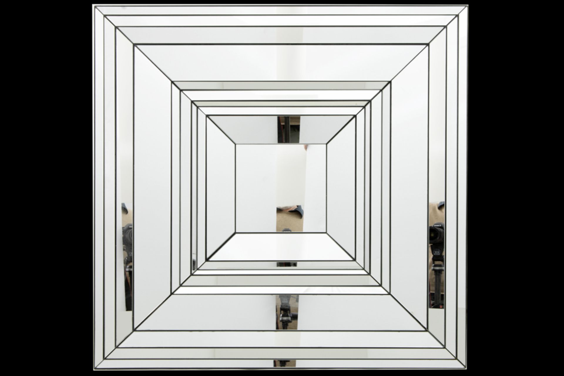 eighties' design mirror || Designspiegel van de jaren '80 met een geometrische indeling - 83,5 x