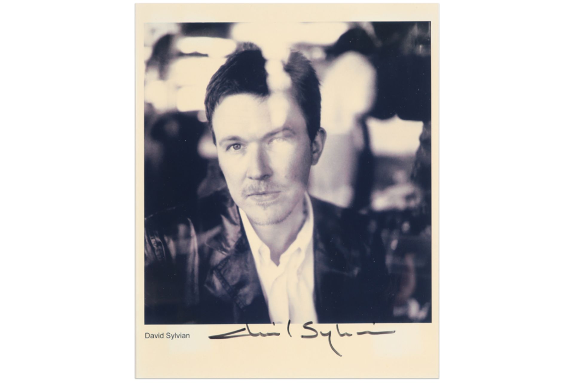 two David Sylvain promotion photos- signed and dated (20)06 and each with a certificate || SYLVAIN - Bild 3 aus 6