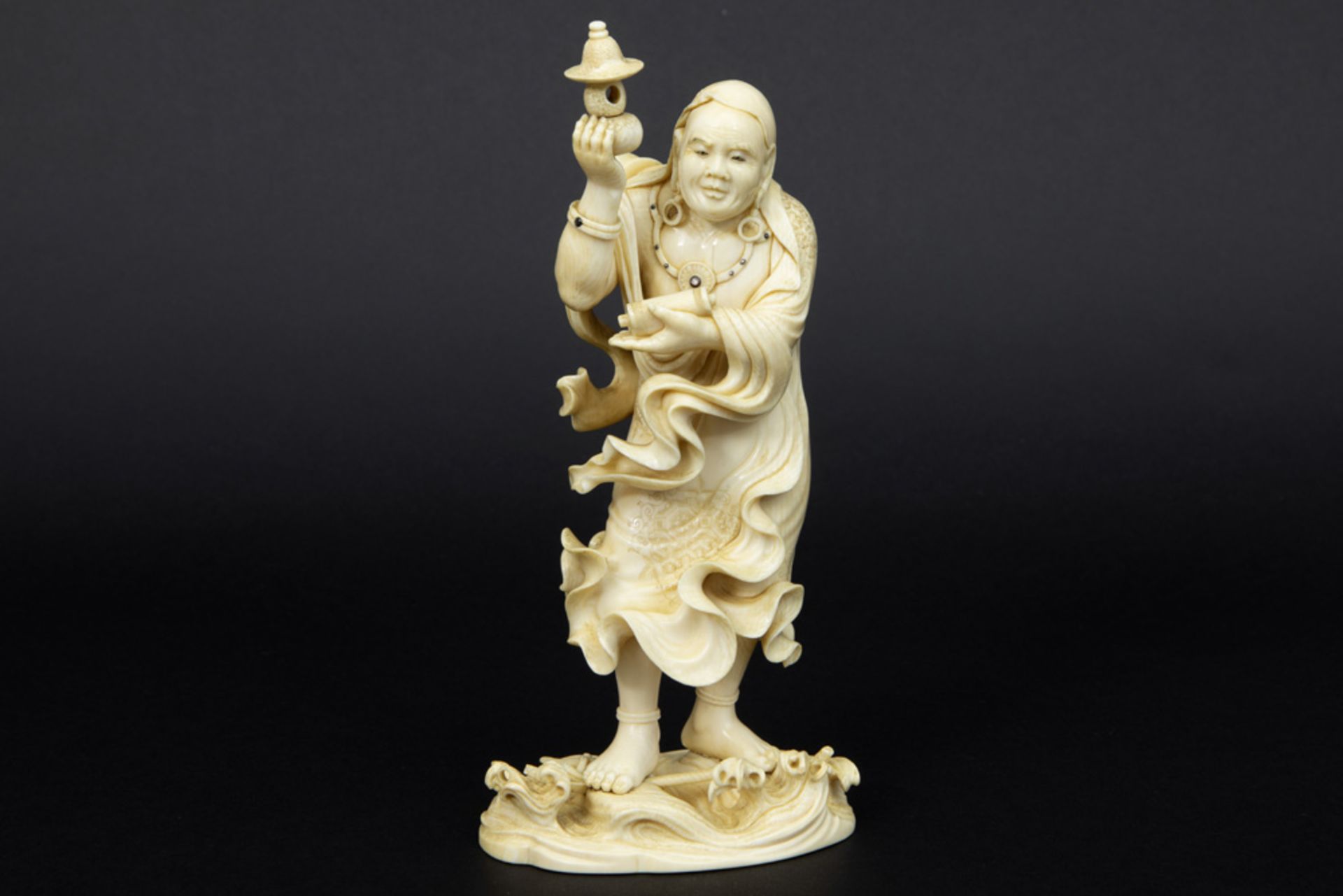 antique Japanese Meiji period sculpture in ivory - marked - with certificate || Antieke Japanse