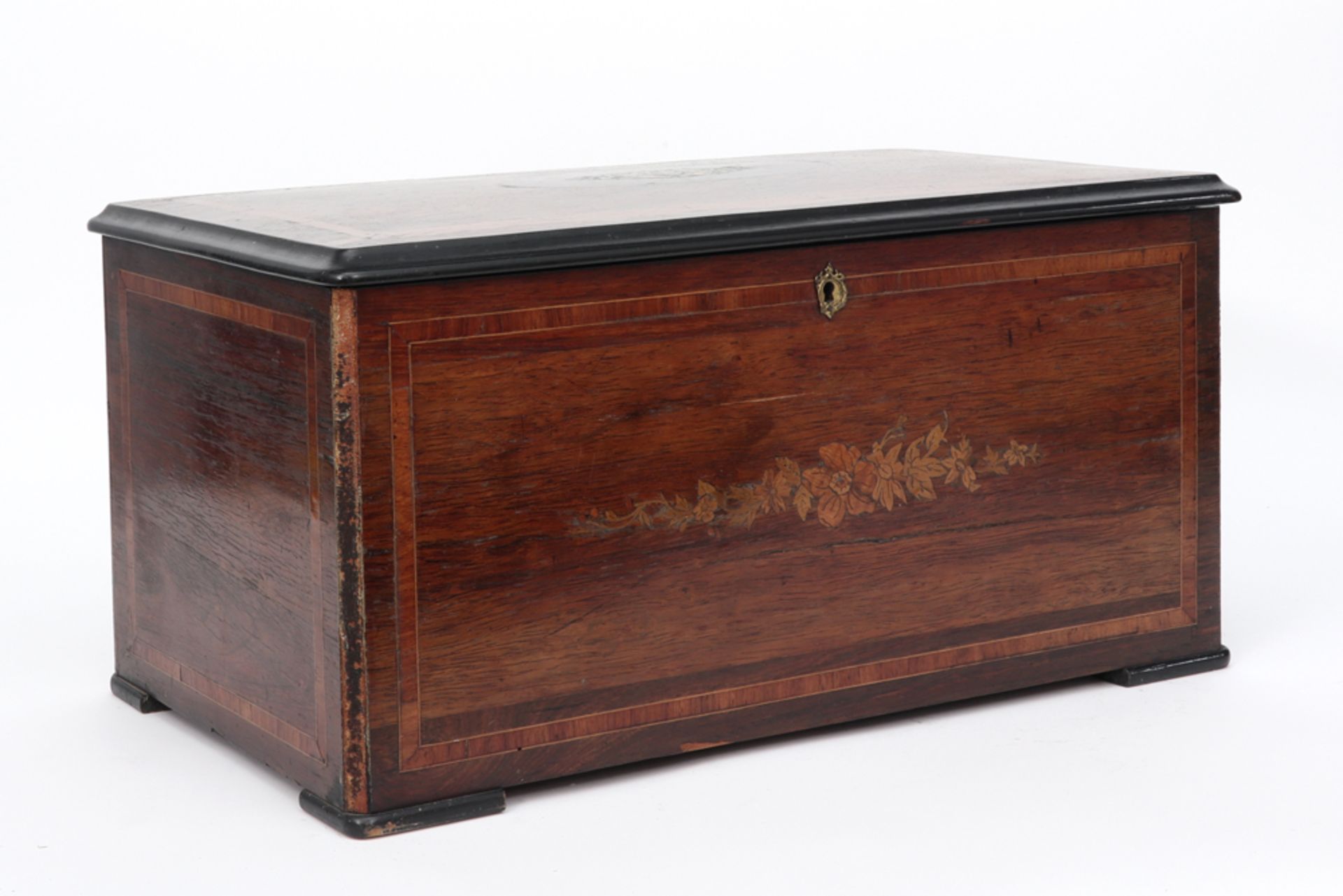 antique "Fabrique de Genève" marked musical box with case in rose-wood and marquetry - with six