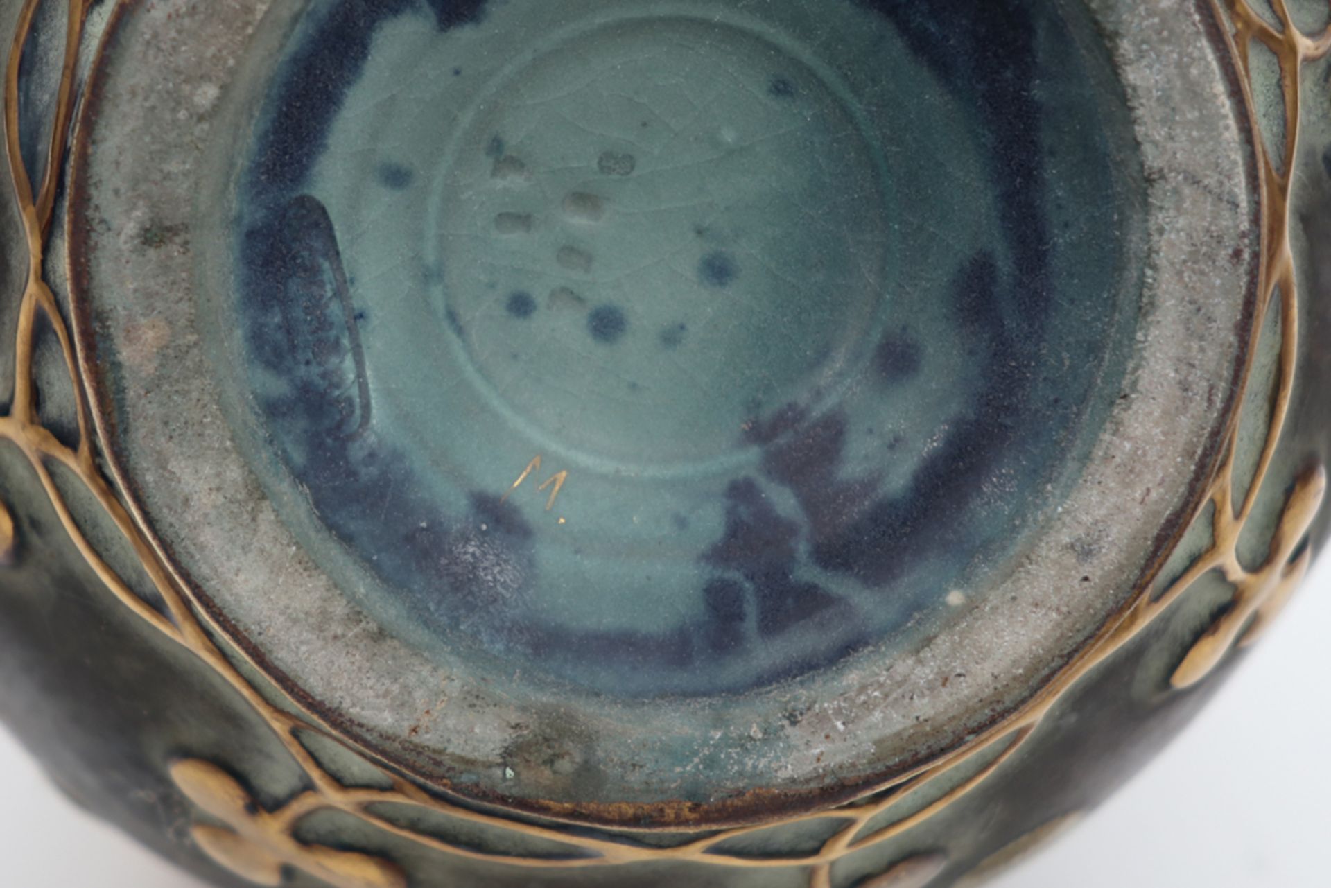 Art Nouveau vase in earthenware with typical, gilded ornamentation || Mooie Art Nouveau-vaas met - Image 6 of 6