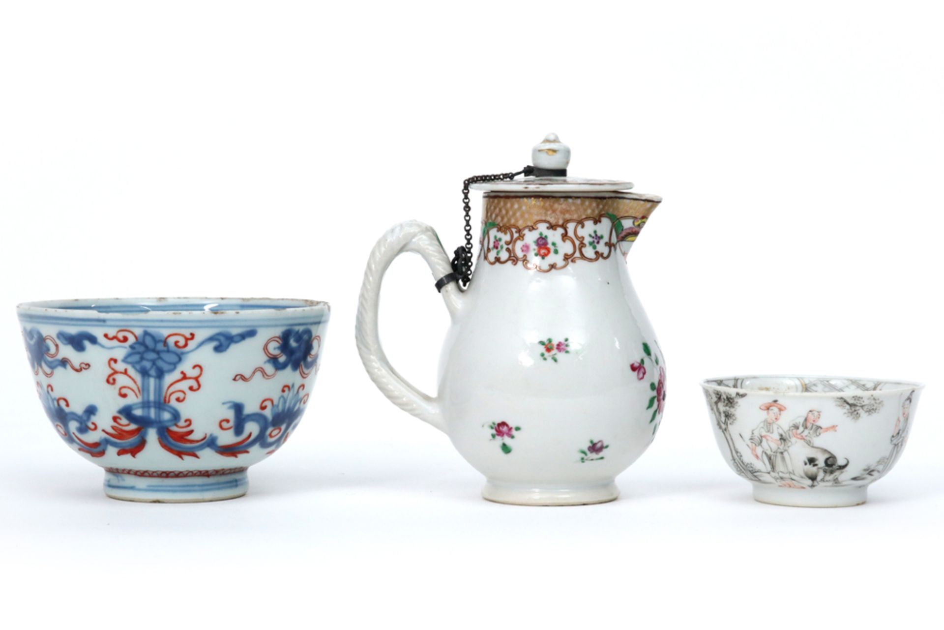 three 18th Cent. Chinese items in porcelain with polychrome decor : a bowl, a lidded milkpot and a
