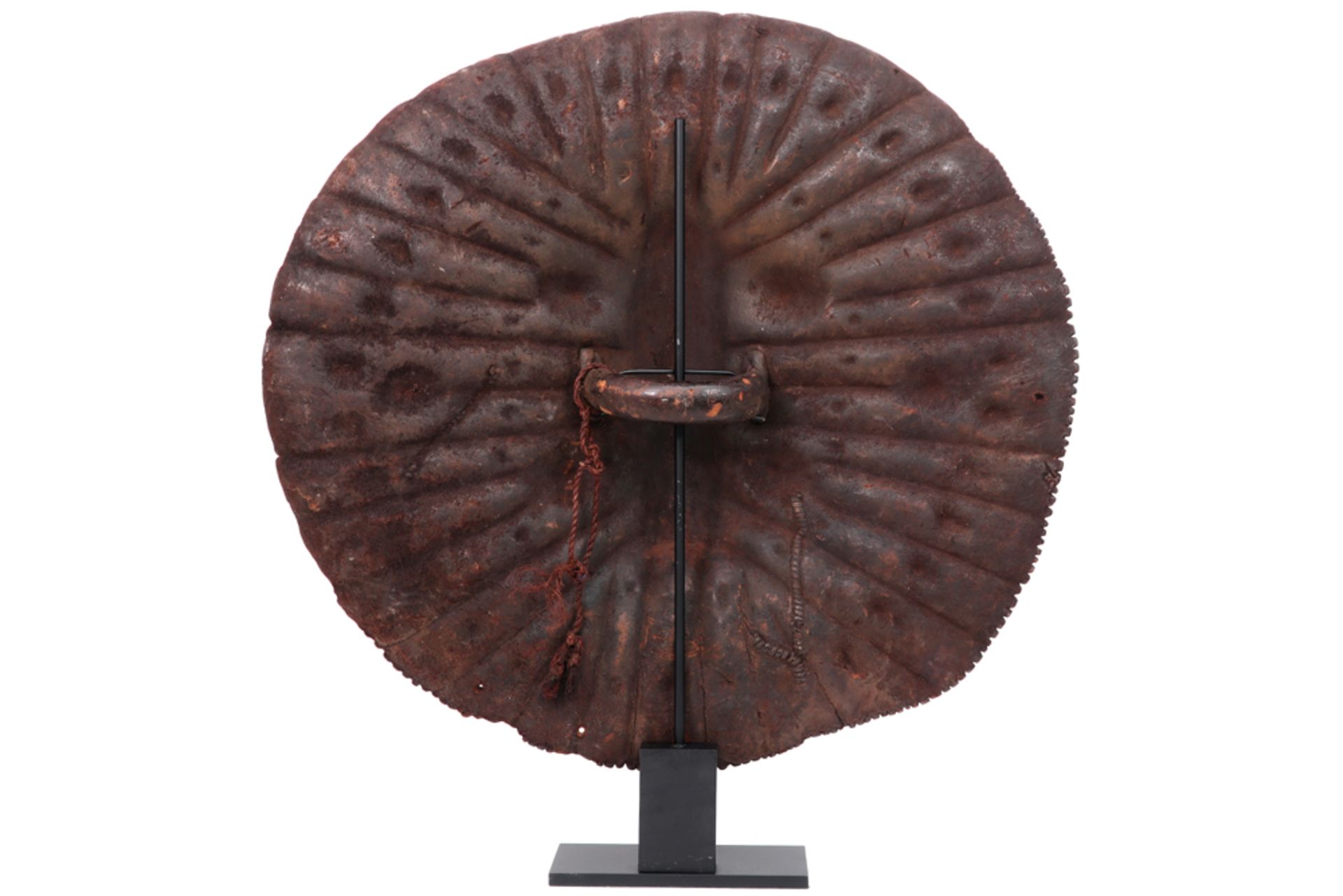 early 20th Cent. Ethiopian "Amarro Arussi" hippopotamus leather shield || AFRIKA / ETHIOPIË - - Bild 2 aus 2