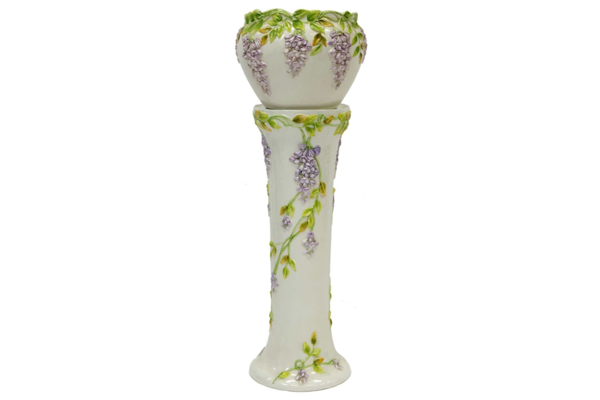 Italian marked ceramic jardinier on its pedestal || Italiaanse gemerkte jardinière met bijhorende