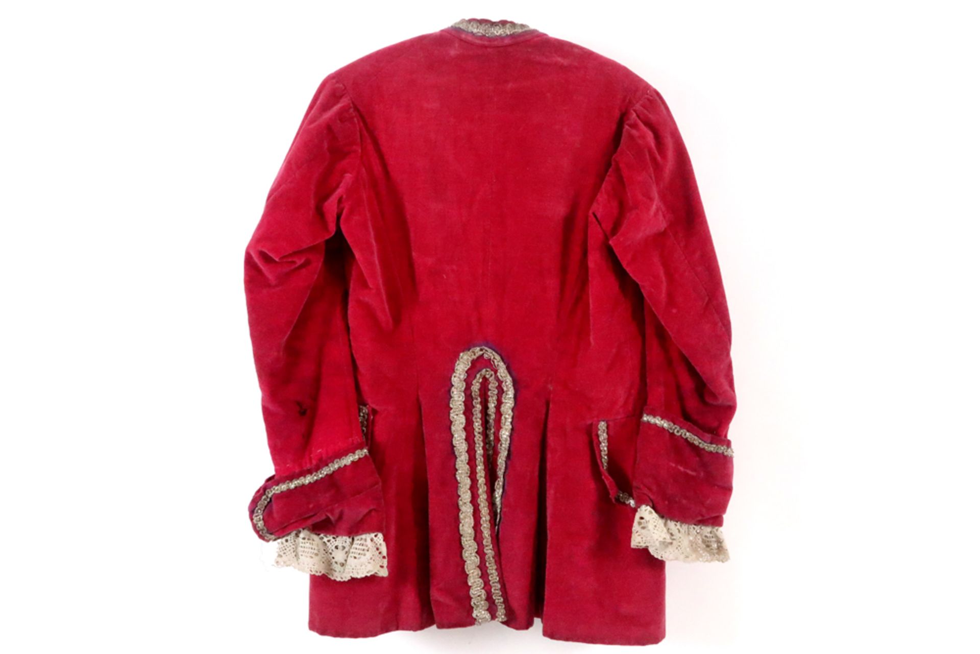 antique coat in velvet with silver brocade and lace sleeves & an antique shirt in silk, lace and - Bild 3 aus 3