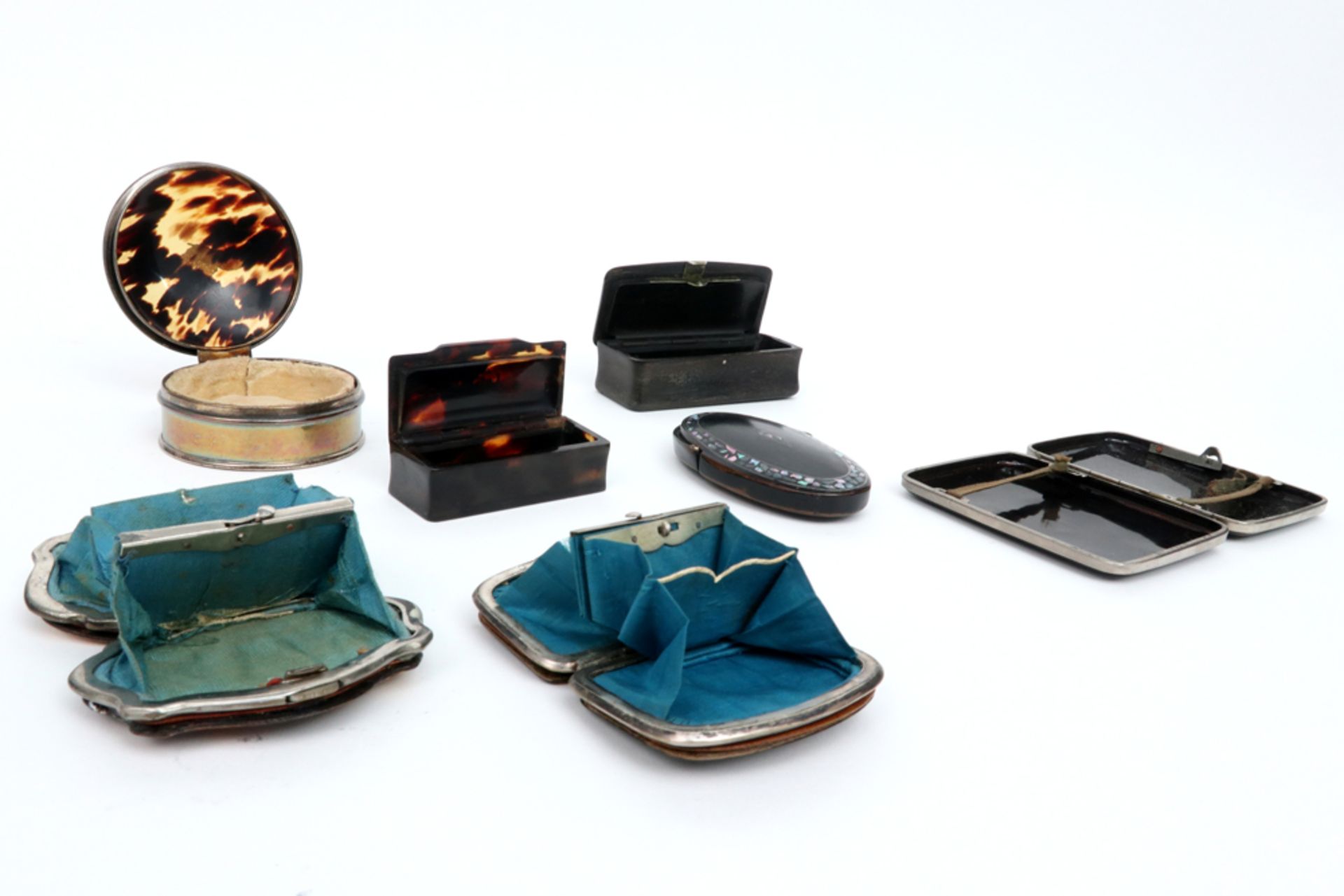 collection of old and antique small boxes (some in tortoiseshell) || Verzameling van antieke en oude - Image 3 of 3