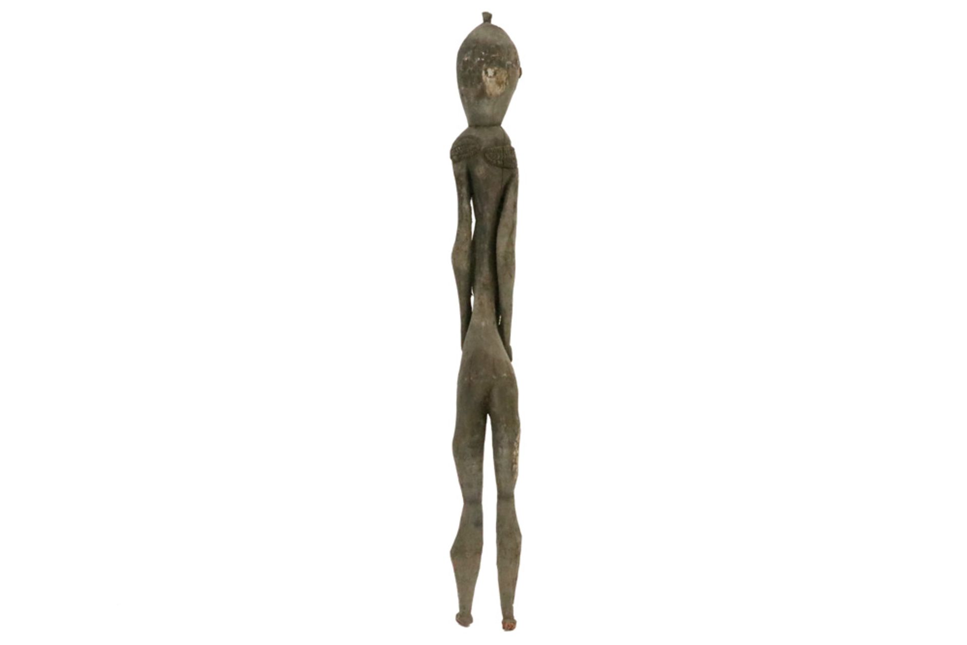 Irian Jaya "male figure" sculpture frrom the village Amanankani in wood || INDONESIË - PAPOEA - - Image 2 of 3