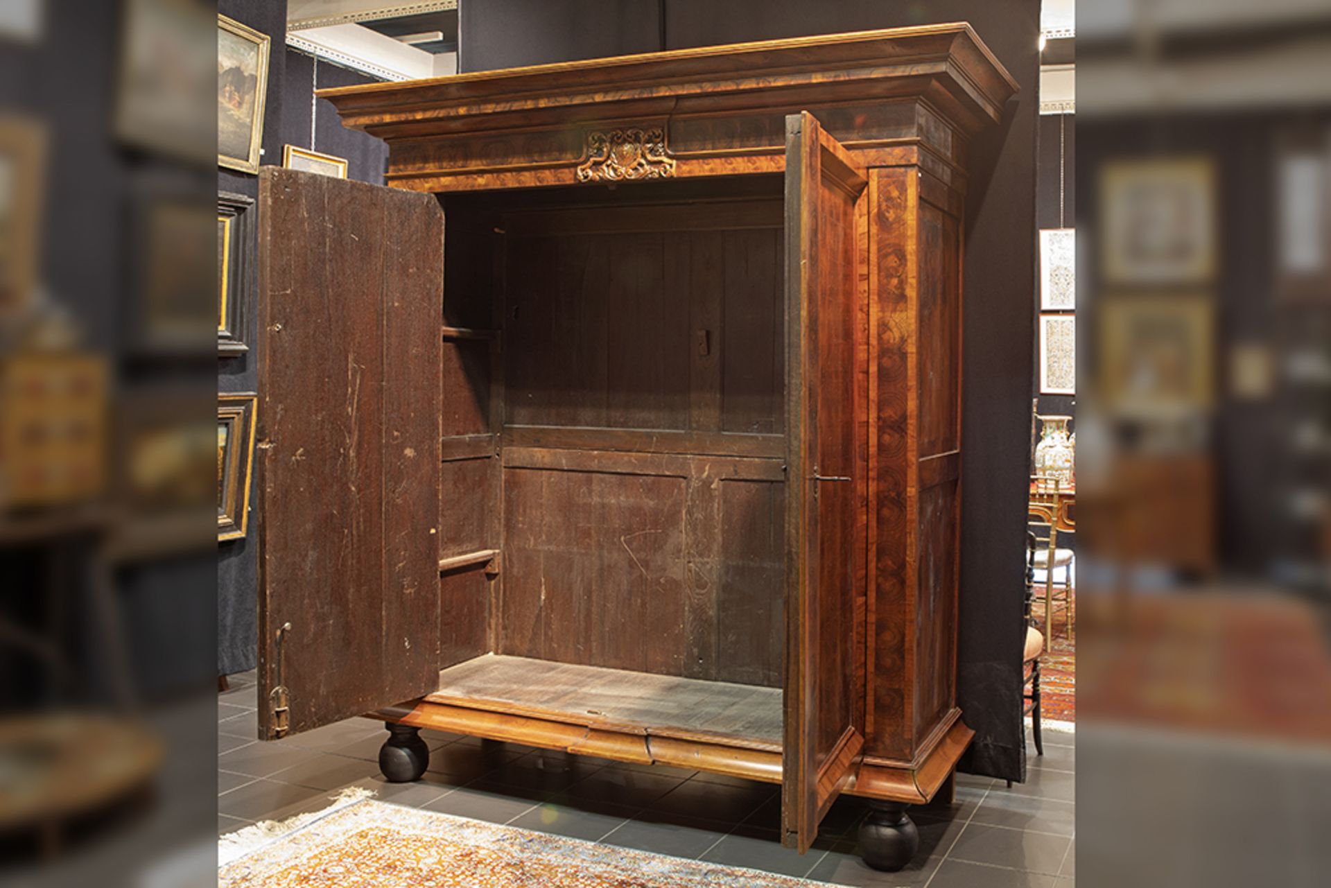 17th/18th Cent. Flemish baroque style wardrobe in cherrywood and oyster veneer - with family - Image 2 of 2