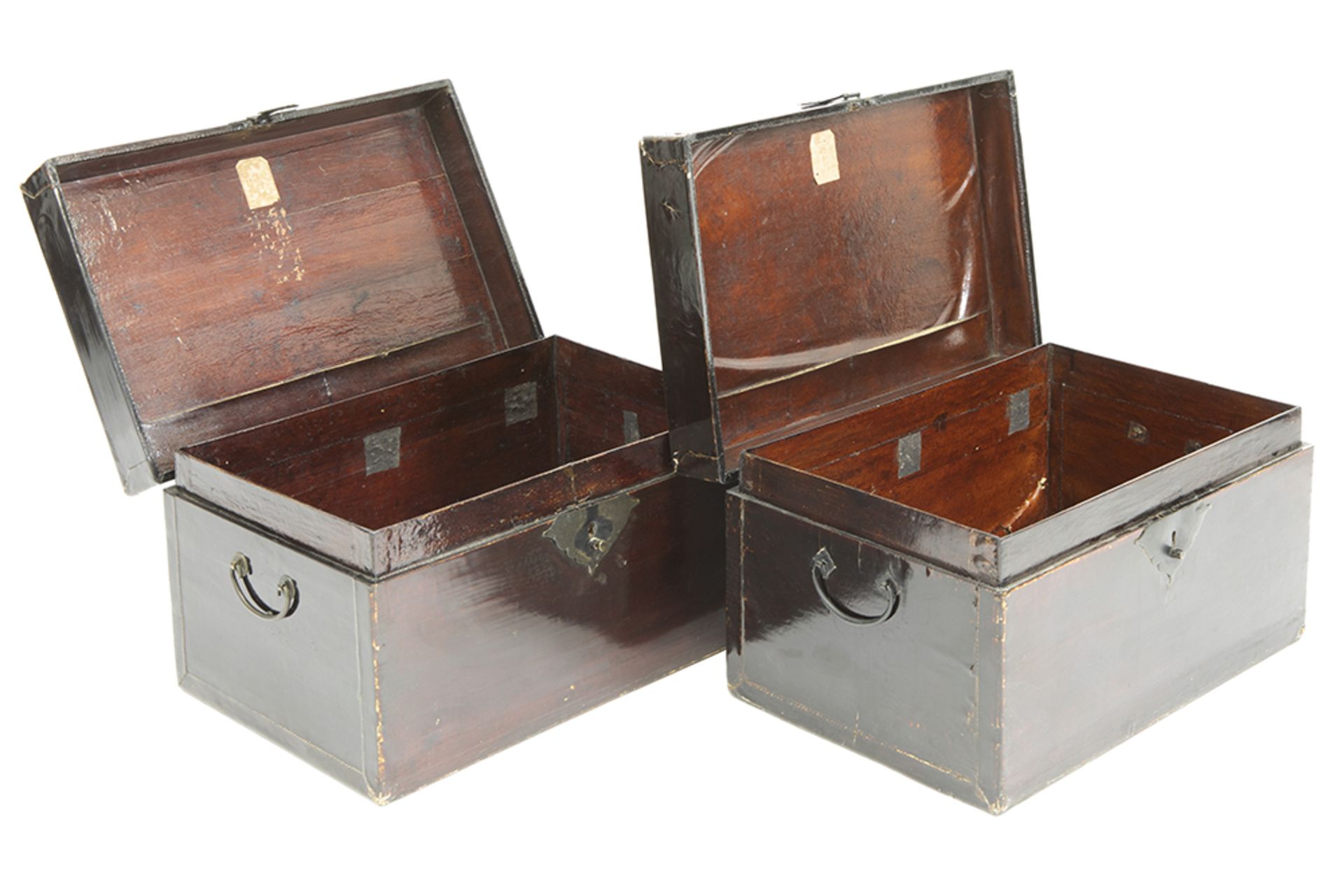 pair of small 19th Cent. Chinese Qing dynasty chests in lacquered wood with a typical lock || - Image 2 of 4