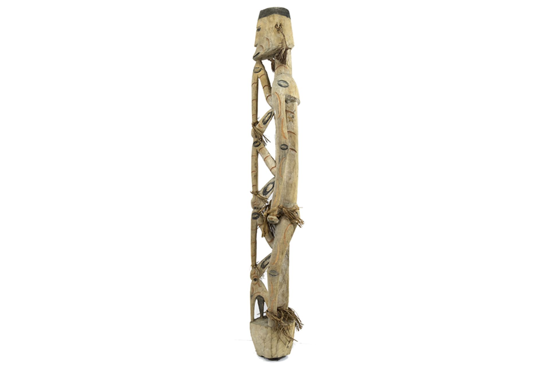 mid 20th Cent. big Western Papua Asmat pole sculpture (in two parts) in wood and vegetal fibres || - Image 9 of 9
