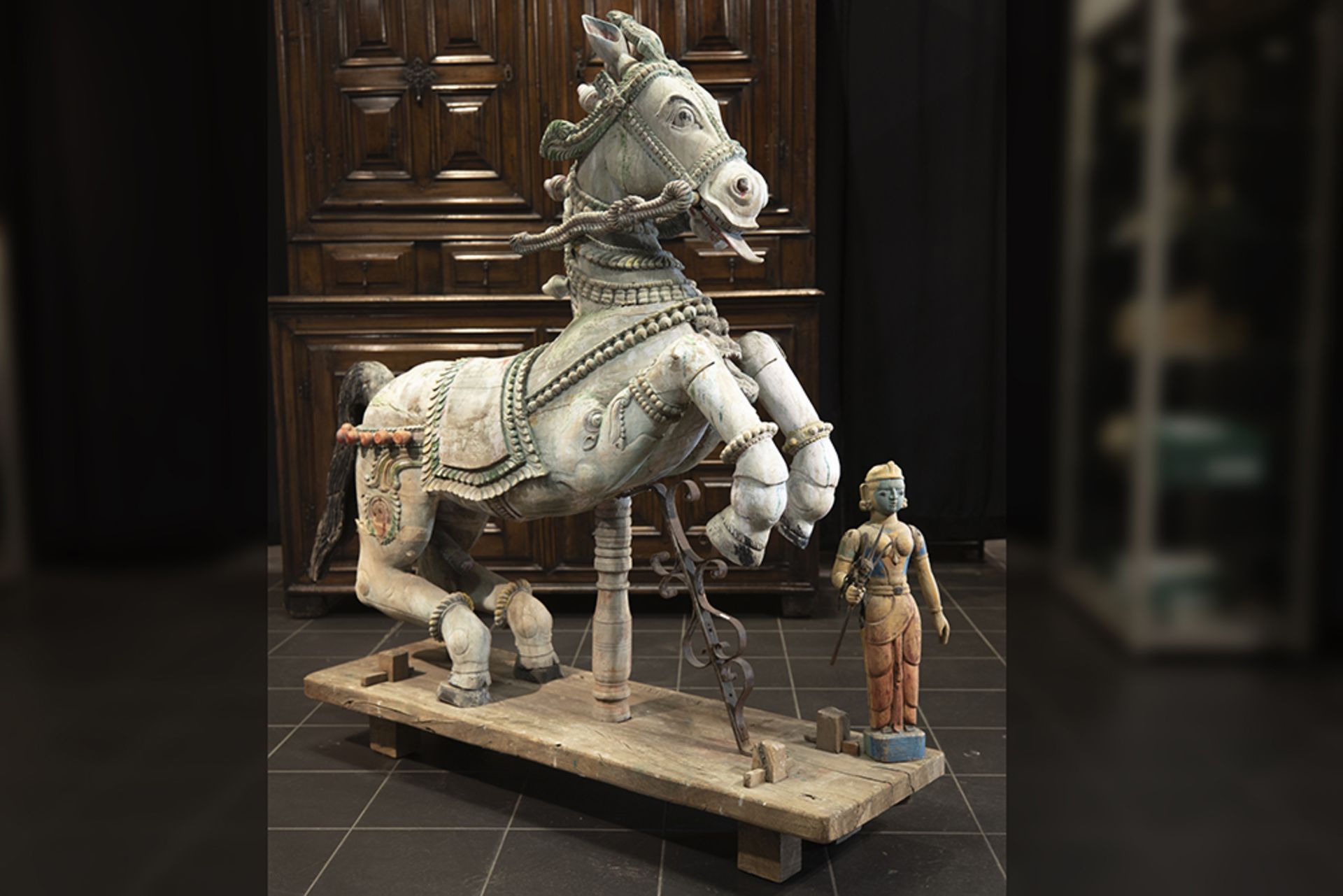 antique Indian "Horse" sculpture, part of a ceremonial Hindu carriage, in wood with remains of the - Image 2 of 3