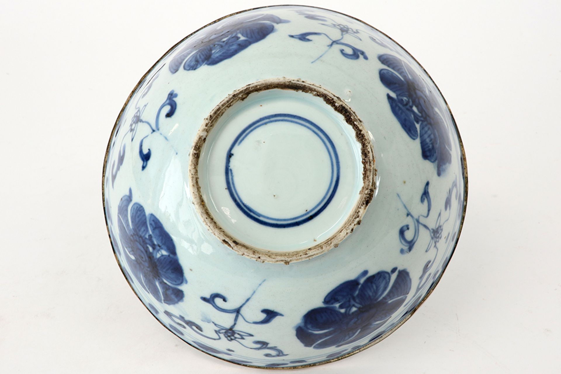 18th Cent. Chinese bowl in porcelain with a blue-white decor and with younger rim in marked - Image 4 of 4