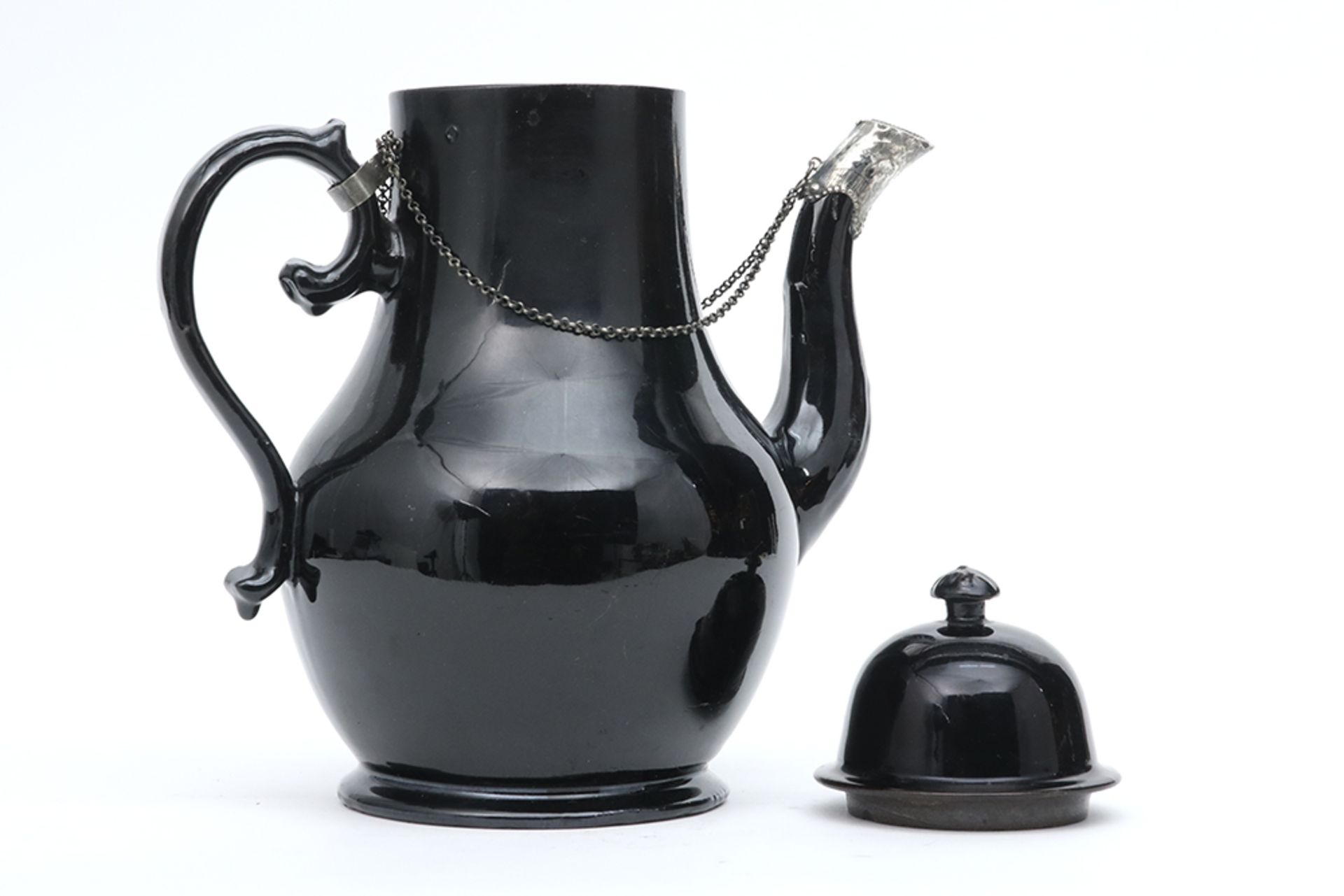 18th Cent. coffee pot from Namur in ceramic and silver || Achttiende eeuwse Naamse koffiekan in - Image 2 of 3