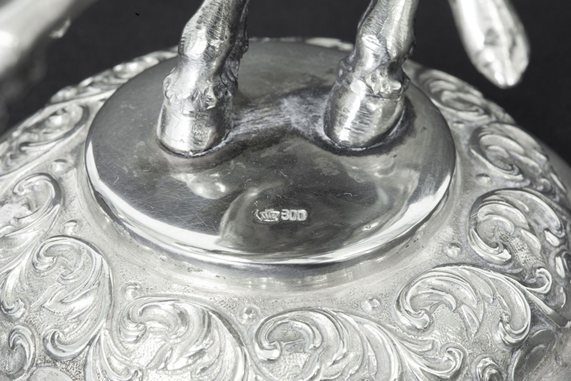 German sculpture in marked silver || Duitse sculptuur in massief zilver, gemerkt "800" : "Ruiter - Image 3 of 3