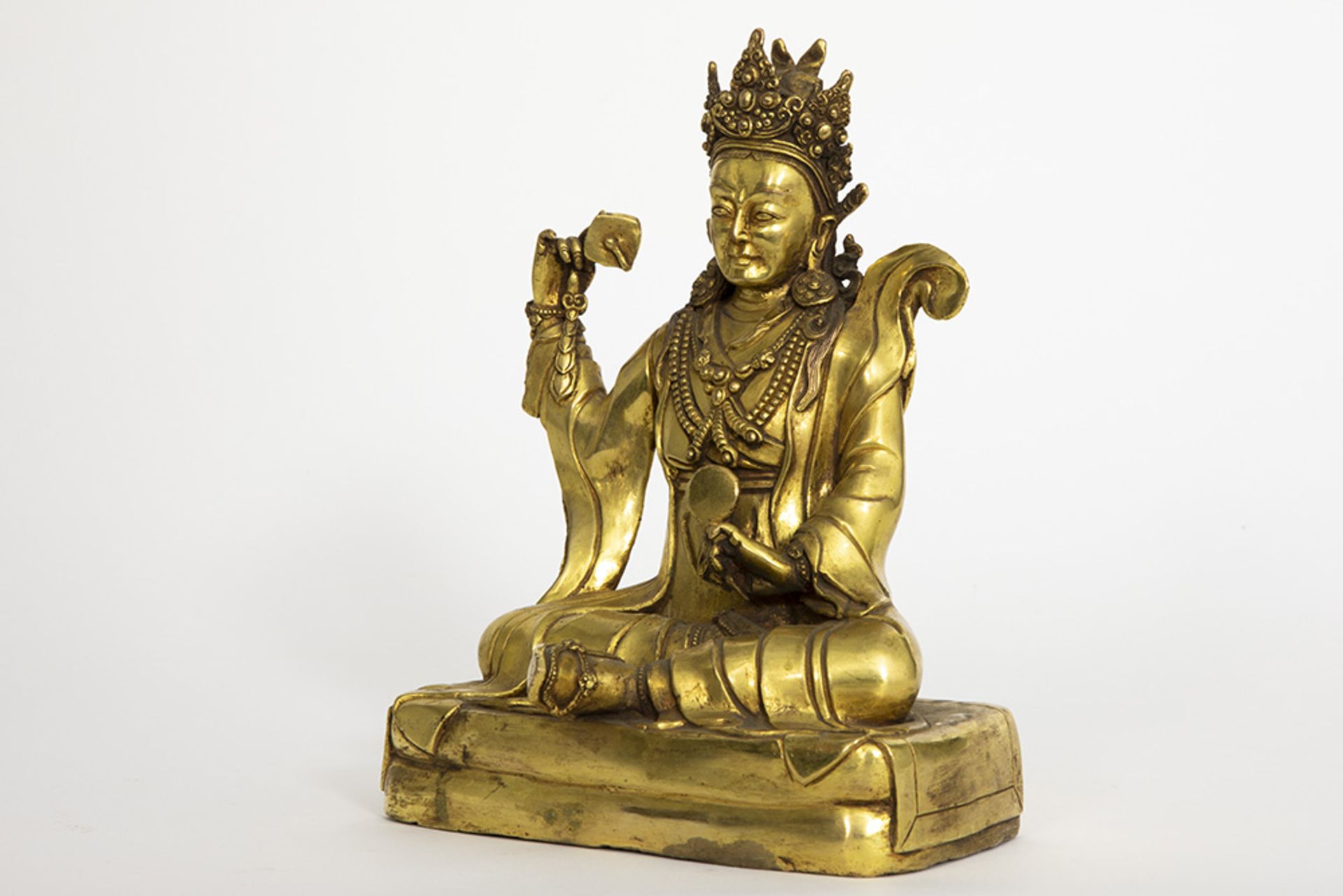 antique Tibetan "Damarupa" sculpture in guilded bronze || Antieke Tibetaanse sculptuur in gedoreerde - Image 4 of 5