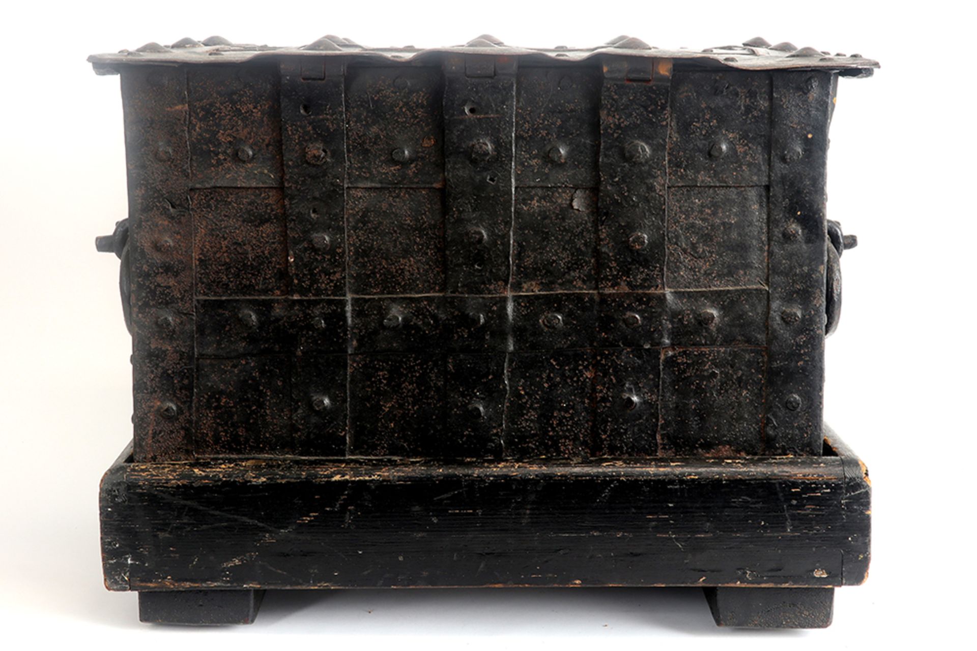 17th Cent. because of the small size quite rare chest in iron with remains of the original - Image 9 of 9