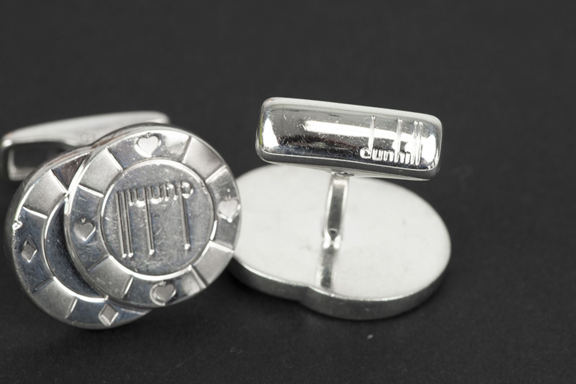 pair of Dunhill signed cuff-links in marked silver || DUNHILL paar manchetteknopen in massief - Image 3 of 3