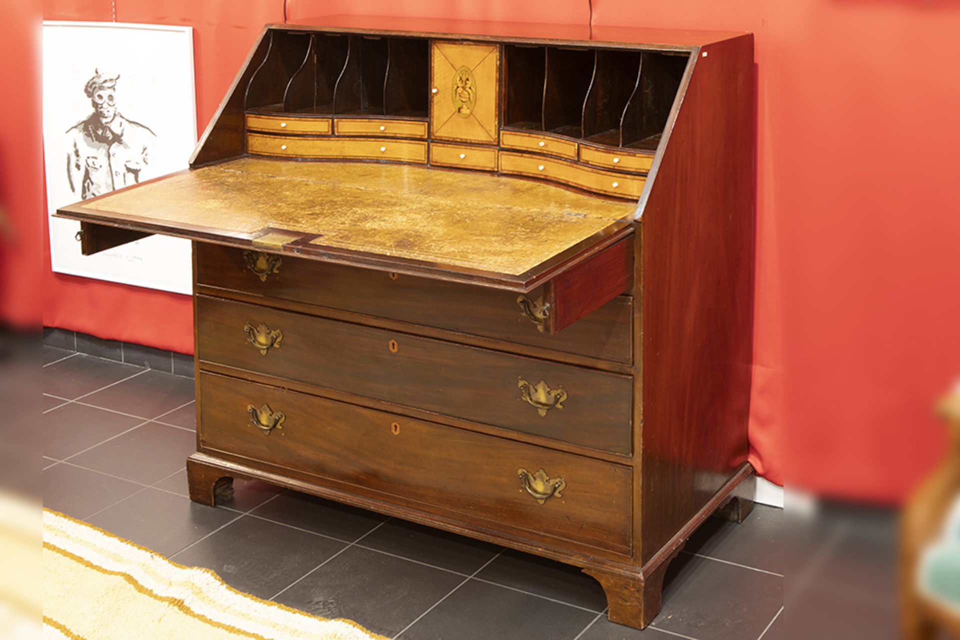 late 18th Cent. English Georgian bureau in mahogany with a nice interior partially in marquetry || - Image 2 of 2