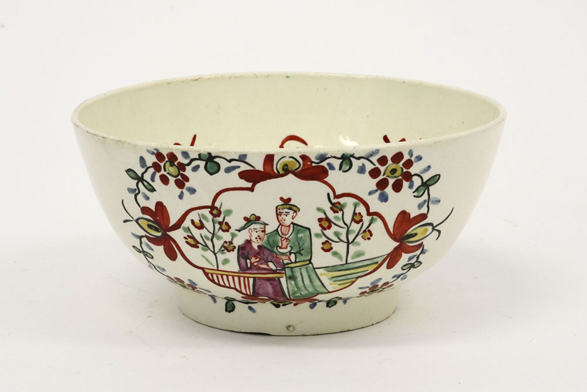 18th Cent. English creamware bowl with a painted chinese style decor || Achttiende eeuwse Engelse "