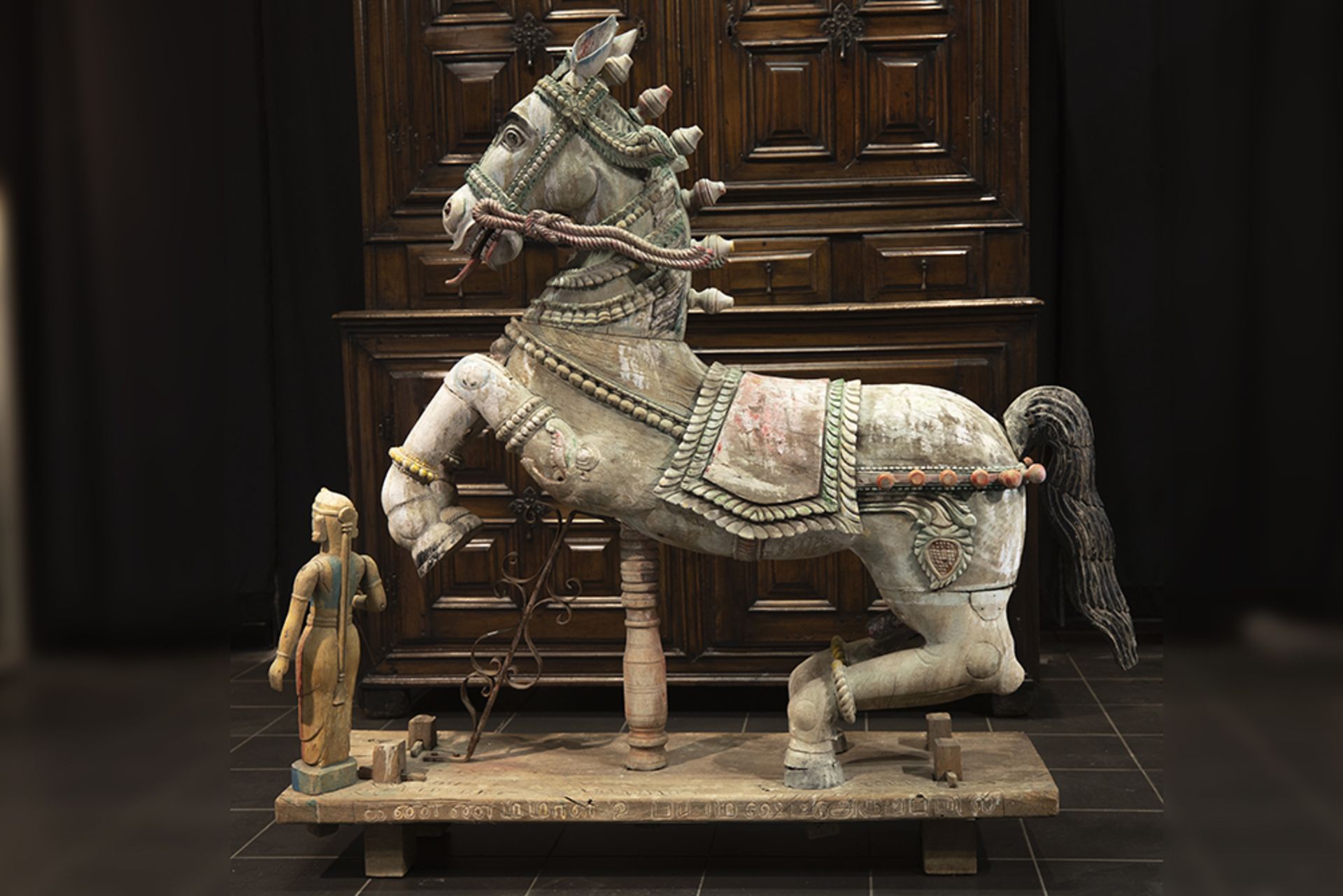 antique Indian "Horse" sculpture, part of a ceremonial Hindu carriage, in wood with remains of the - Image 3 of 3