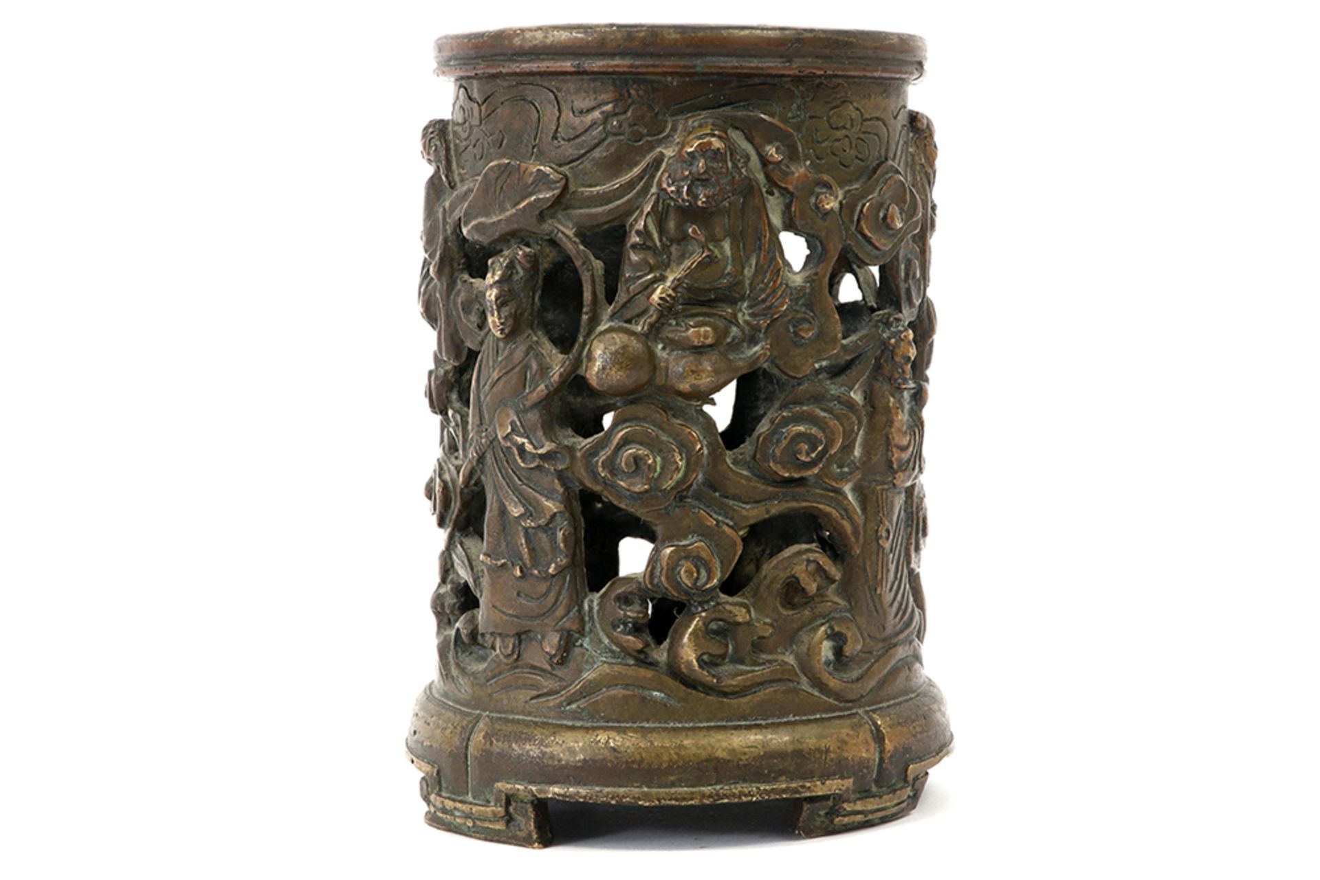 Chinese brush pot in bronze (openwork) with the depiction of the Eight Immortals || Chinese - Image 3 of 6