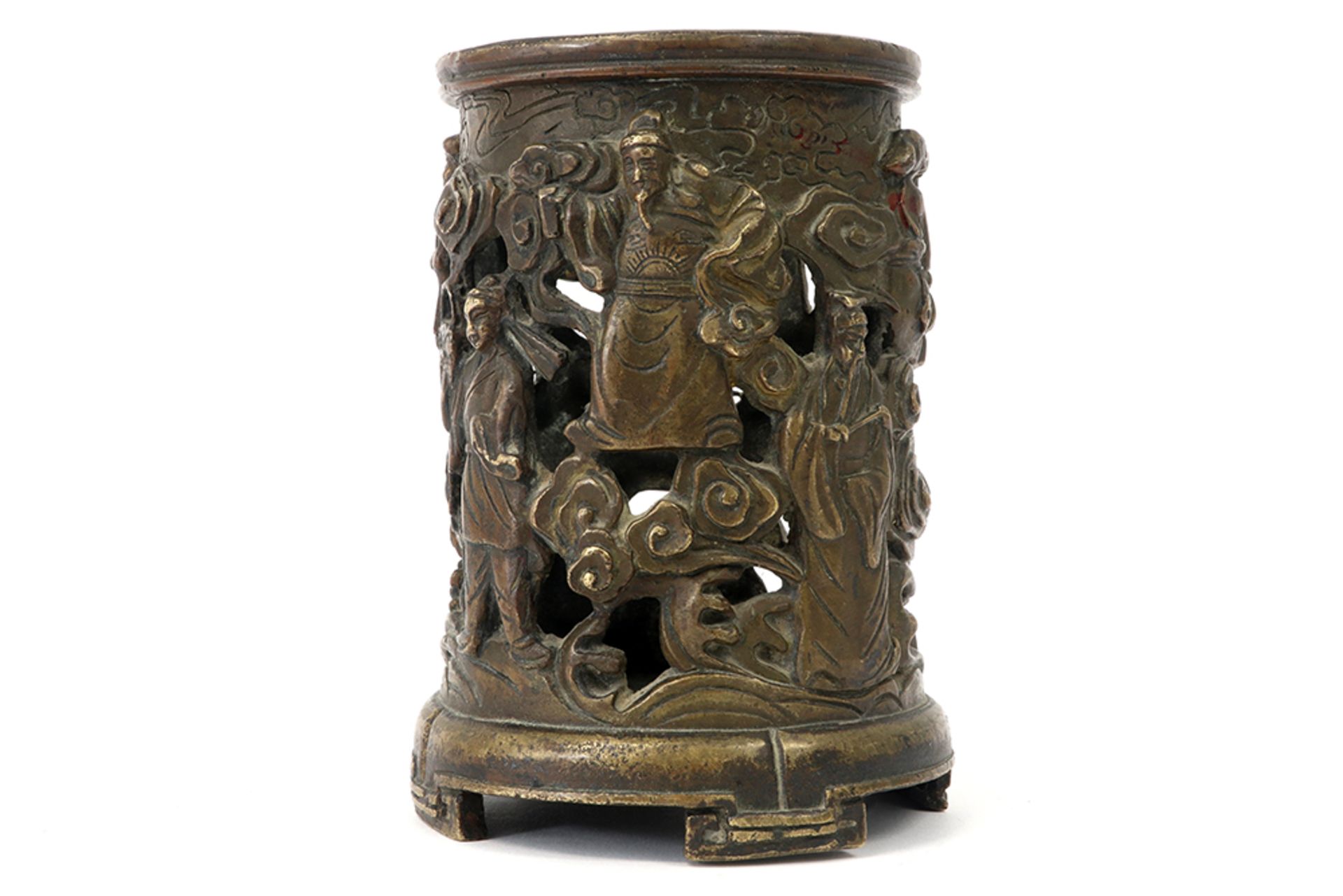 Chinese brush pot in bronze (openwork) with the depiction of the Eight Immortals || Chinese