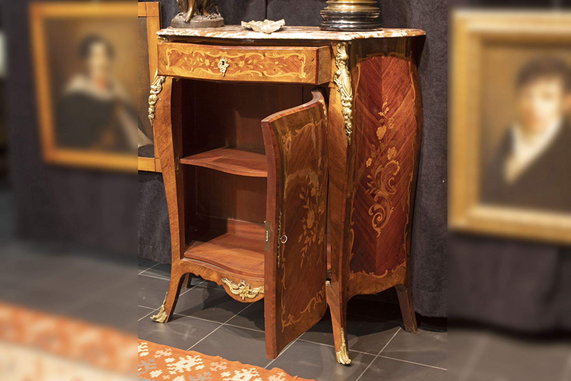 19th Cent. French Napoleon III Louis XV style cabinet in marquetry with rich mountings in guilde - Bild 2 aus 2
