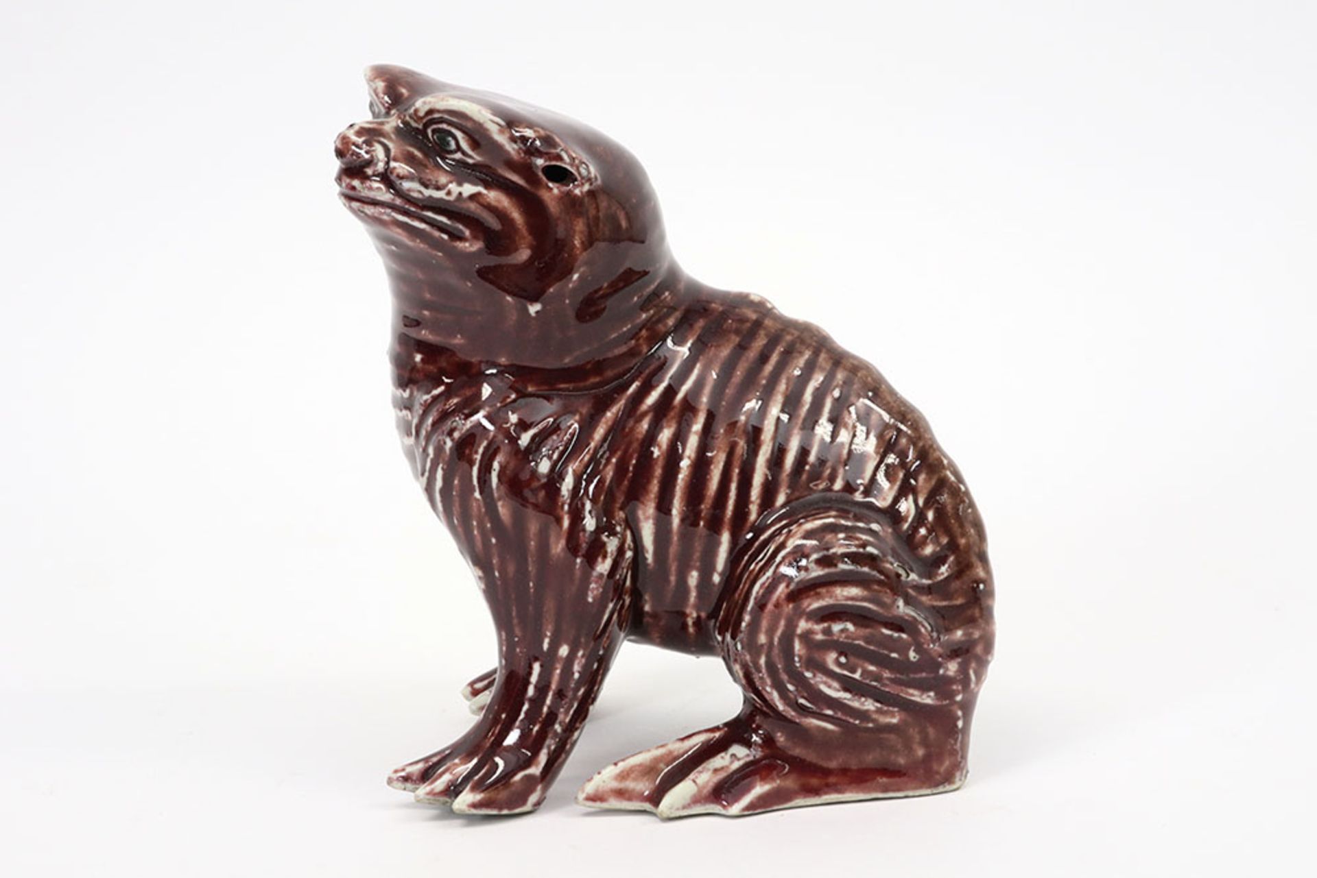 antique Chinese "mythical animal" sculpture in porcelain with oxblood glaze || Antieke Chinese - Image 2 of 3