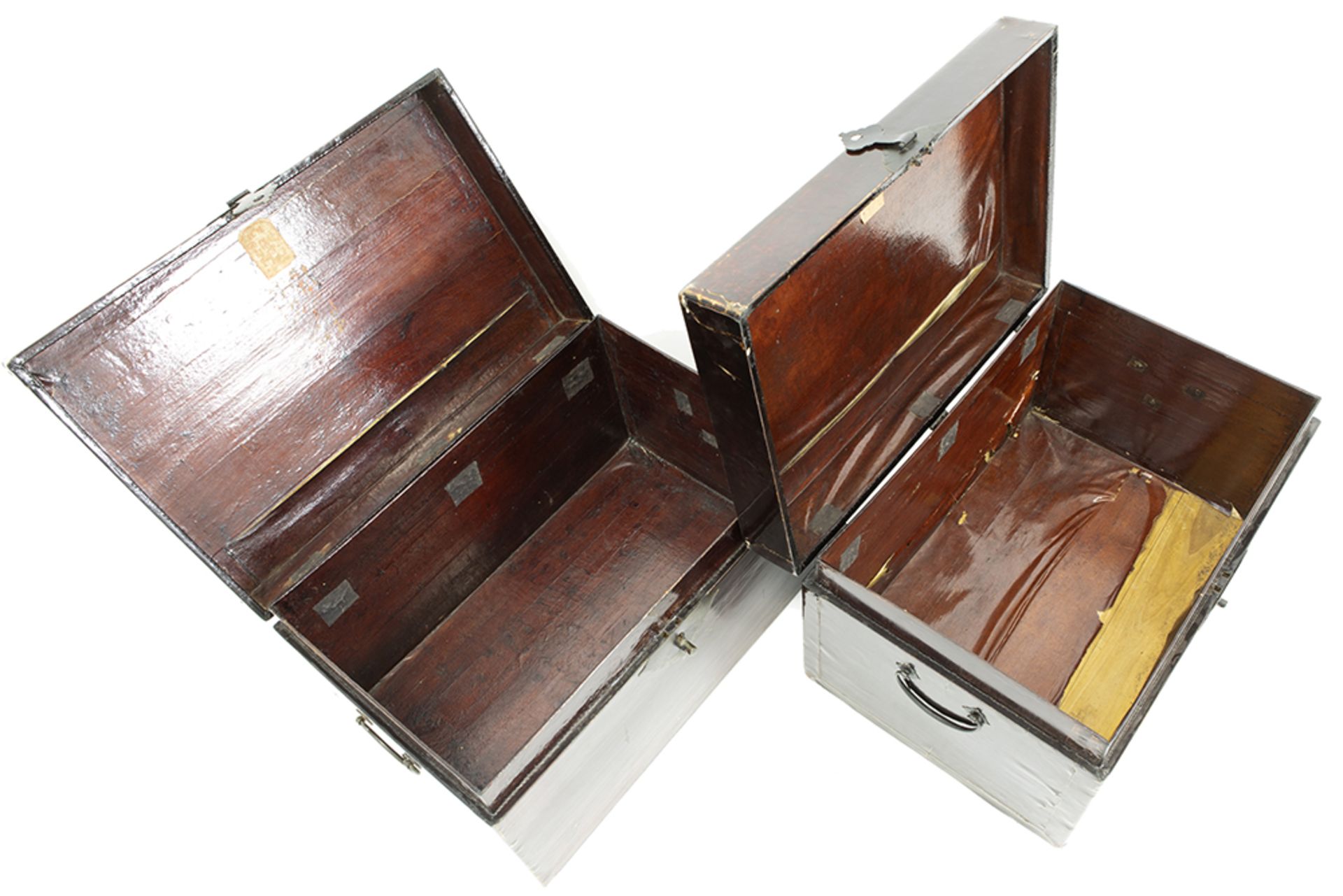 pair of small 19th Cent. Chinese Qing dynasty chests in lacquered wood with a typical lock || - Image 3 of 4