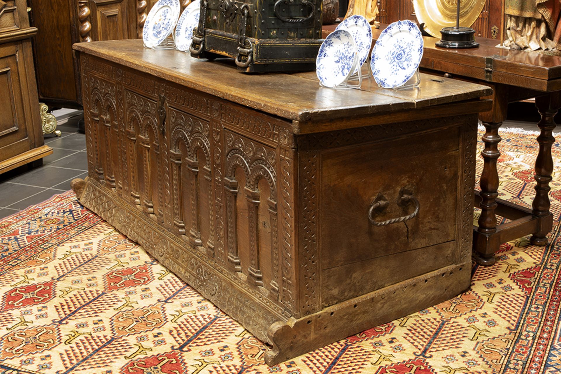 big 17th Cent. German Renaissance style chest in oak || Grote zeventiende eeuwse Duitse - Bild 2 aus 4