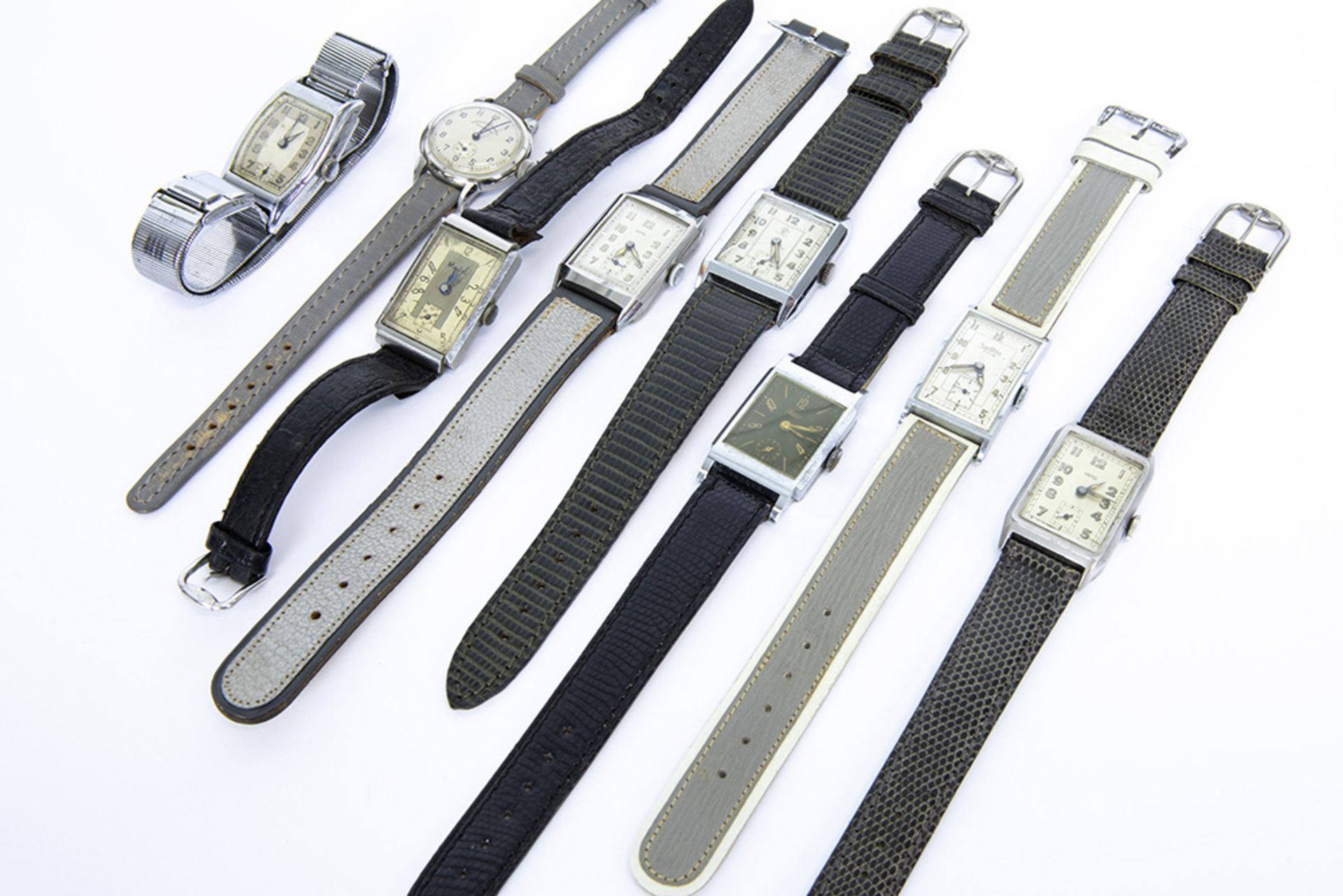 eight fifties' vintage watches || Lot van acht vintage polshorloges van de jaren '50