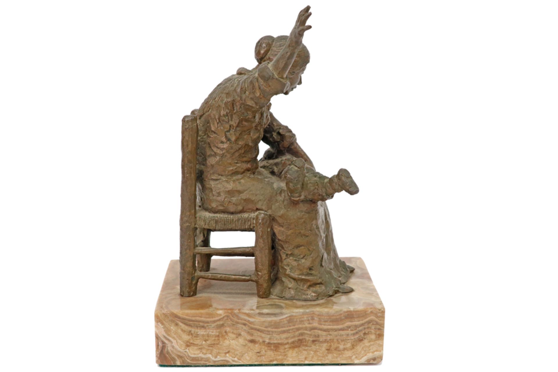 C. LAVEDA sculptuur in brons : "Moeder die billenkoek geeft"  -  hoogte : 19,5 cm gemerkt met naampl - Image 2 of 5