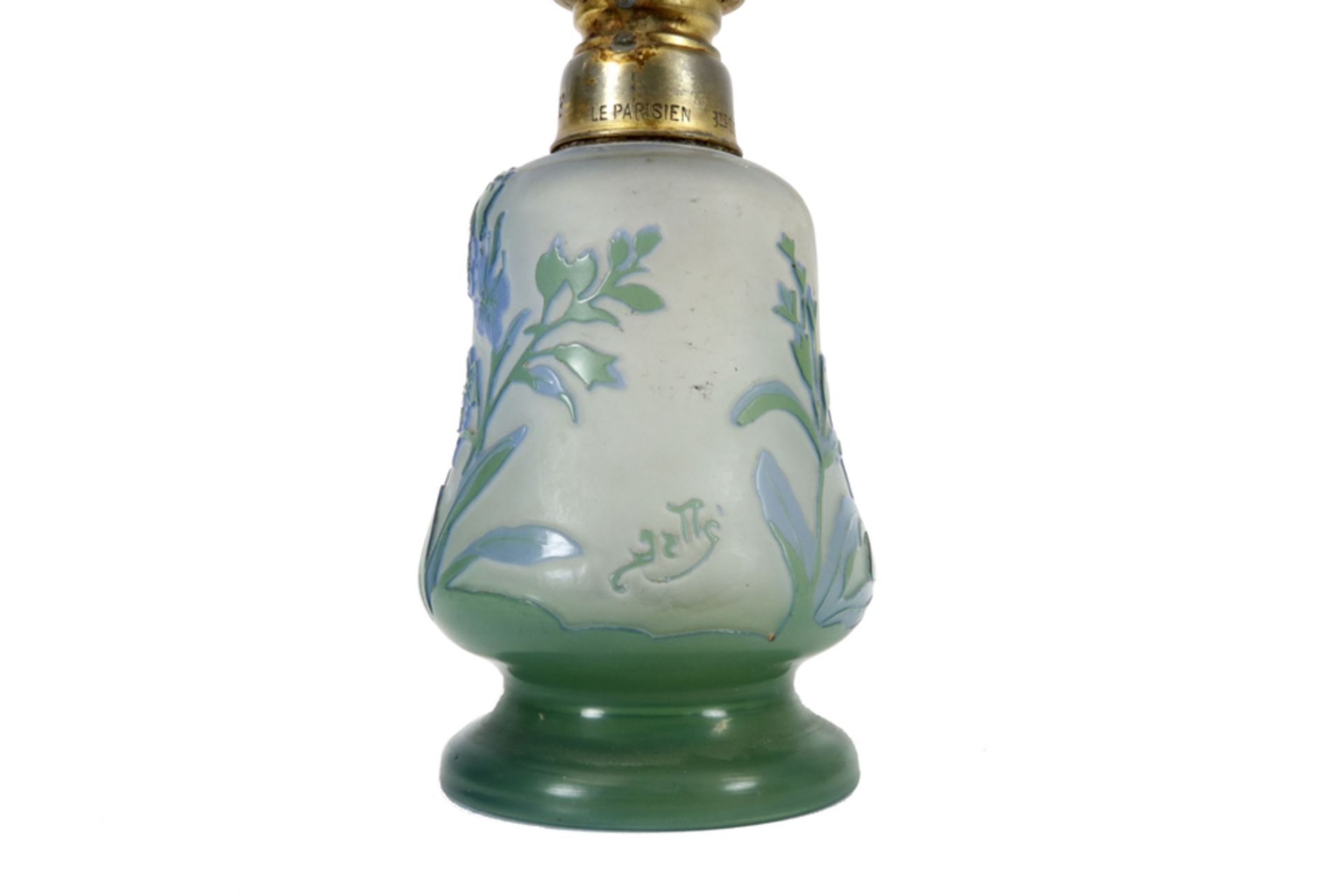 GALLÉ Art Nouveau-parfumverstuiver in cameo-glaspasta met een gedoreerde montuur gemerkt "Paris"  -  - Image 3 of 4