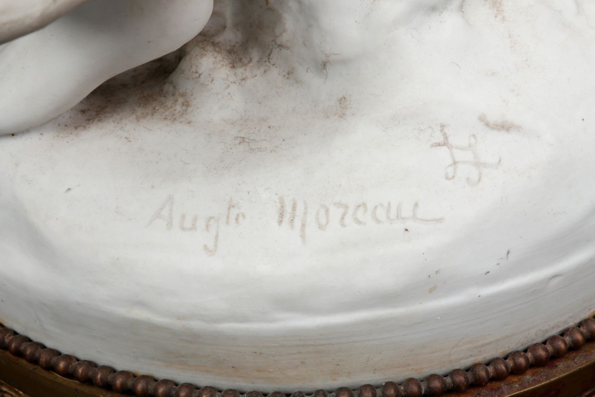 MOREAU AUGUSTE (1834 - 1917) antieke sculptuur in biscuit : "Jongen met knapzak en Meisje met lier"  - Image 5 of 5