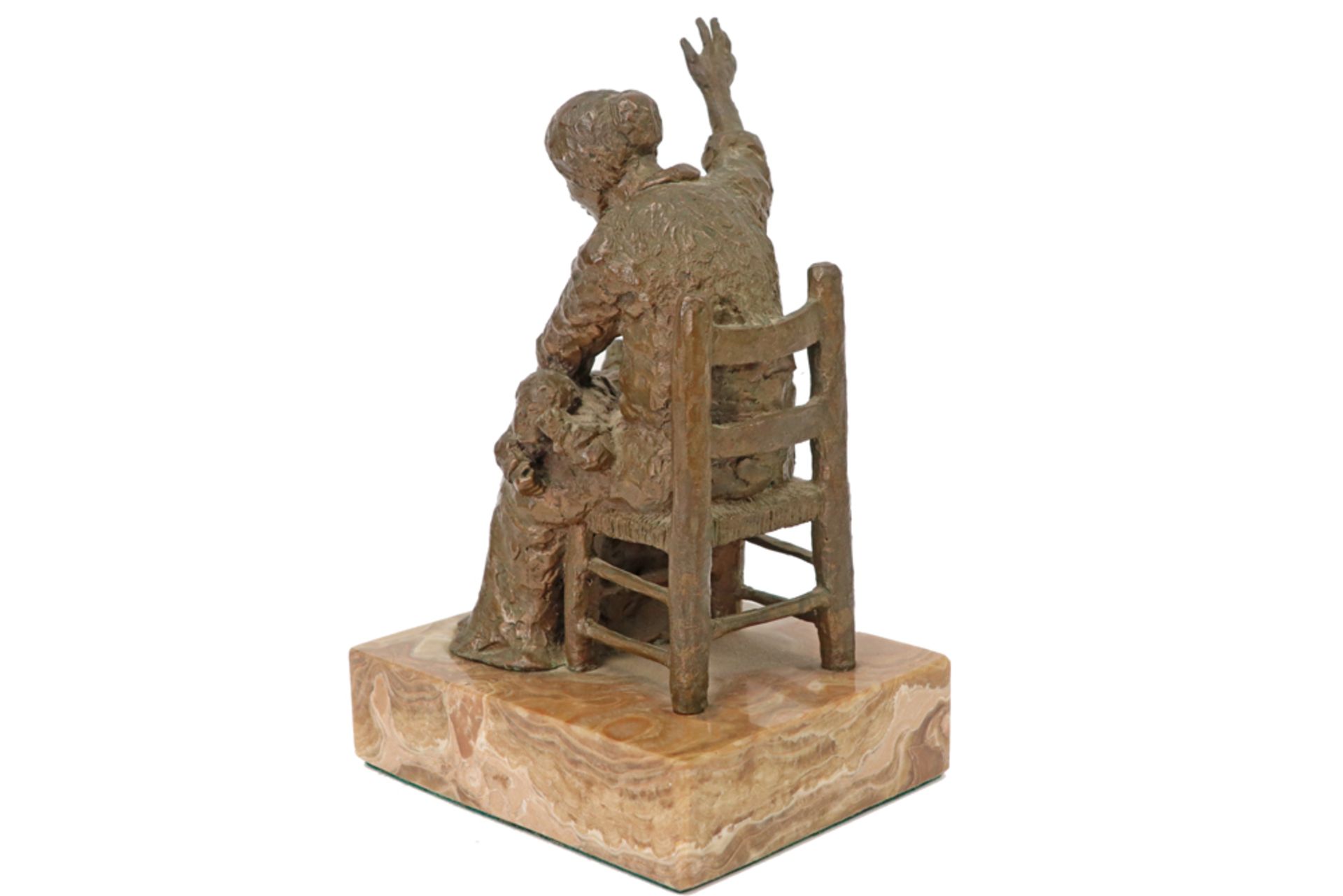 C. LAVEDA sculptuur in brons : "Moeder die billenkoek geeft"  -  hoogte : 19,5 cm gemerkt met naampl - Image 3 of 5