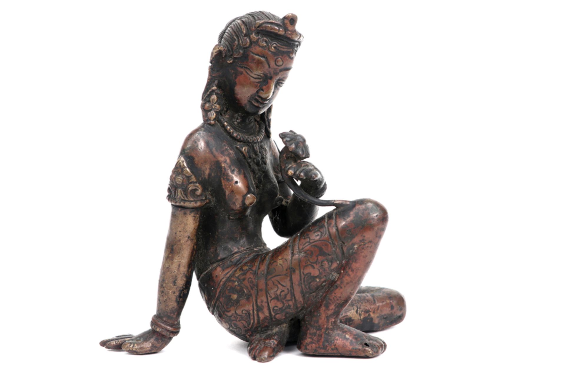 Antieke Nepalese sculptuur  :  "Zittende Tara"  -  hoogte  :  11 cm  || antique Nepalese sculpture "