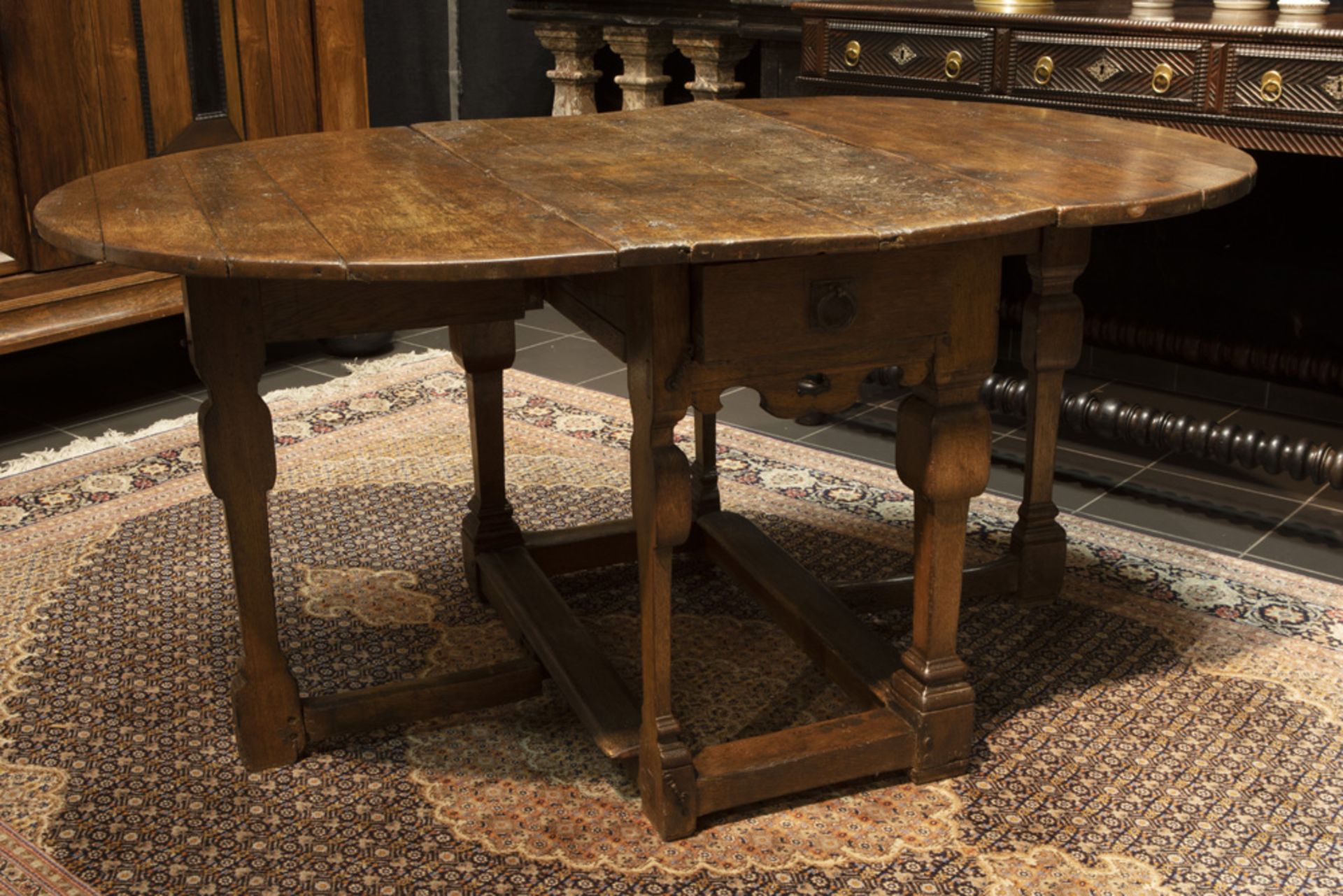 17th/18th Cent. French Louis XIV style oak folding table || Zeventiende/achttiende eeuwse Franse