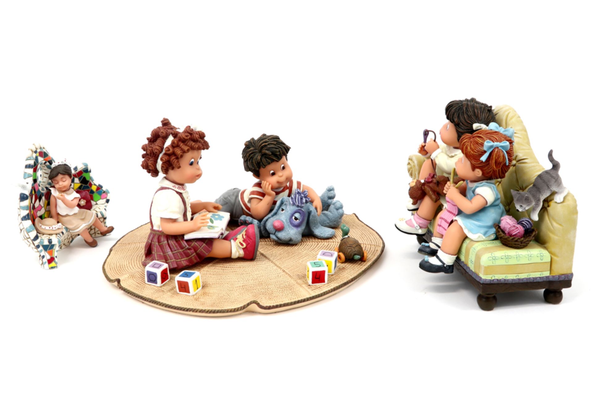 three figures - marked Nadal Studio || Lot van drie bibelots met spelende kinderen, gemerkt Nadal - Image 2 of 4