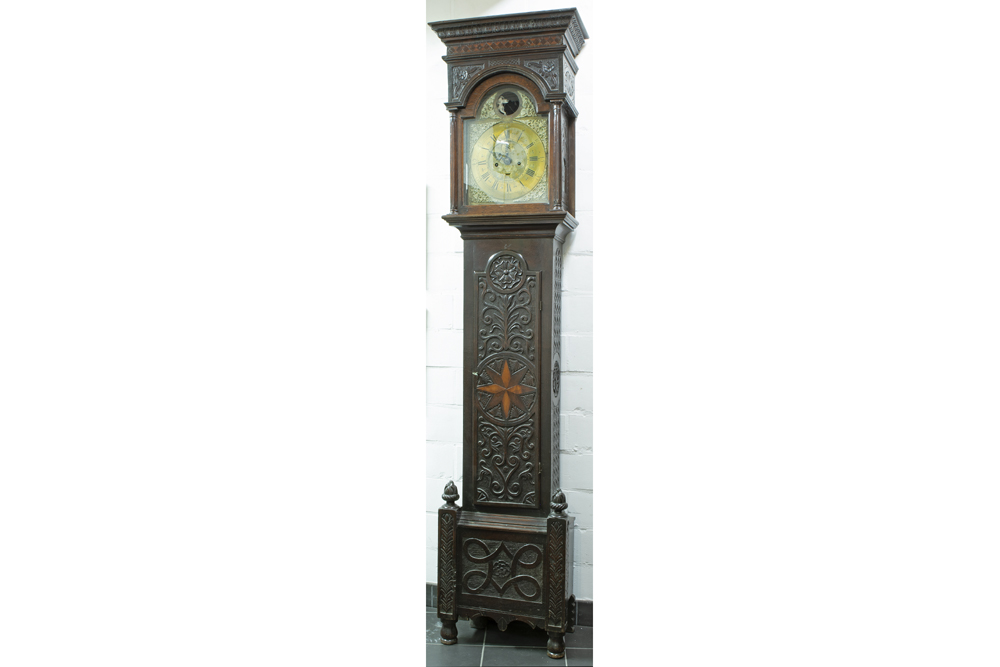 antique English clock with oak case and with a work with small theatre with dancing figures ||