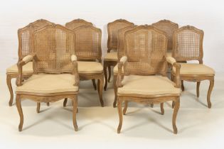 Louis XV style set (10) of 8 chairs and two armchairs in cerused oak || Set van acht stoelen en twee