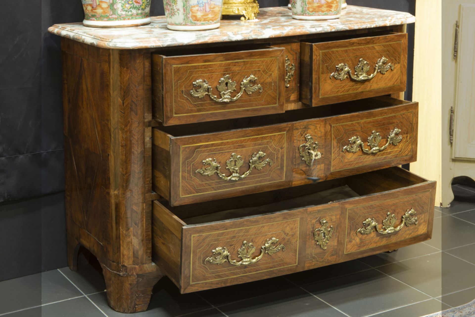 18th Cent. chest of drawers in parquetry with brass inlay, with four drawers with original mountings - Image 2 of 5