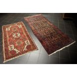 two Persian rugs : a Hamadan and an old Bidjar || Lot (2) van een Perzische Hamadan en een oude
