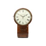 19th Cent. wall clock with case in mahogany inlaid with brass || Negentiende eeuwse Engelse hangklok